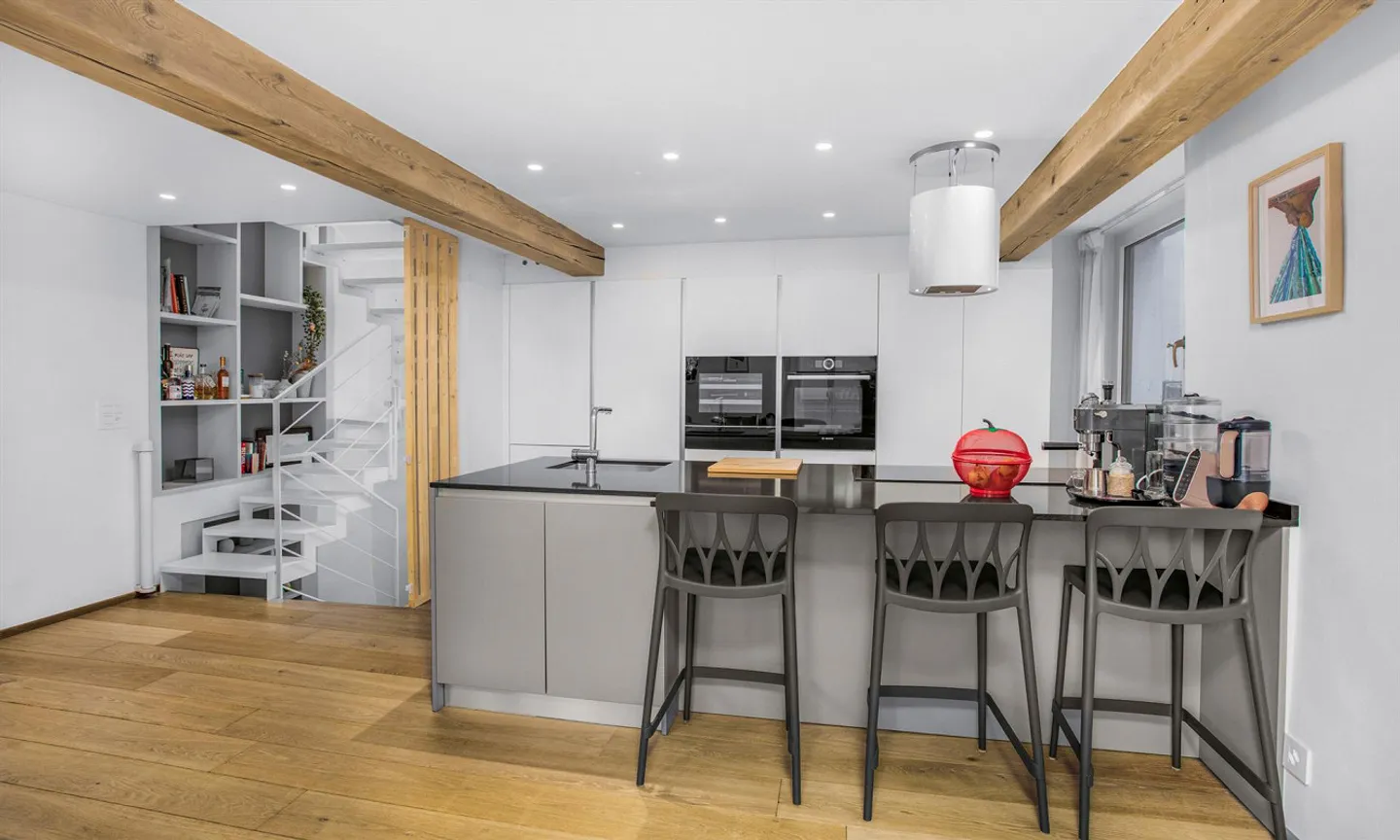 Rundernestes Haus mit 3,5 Zimmern in Montagnola - Foto 2 von 9