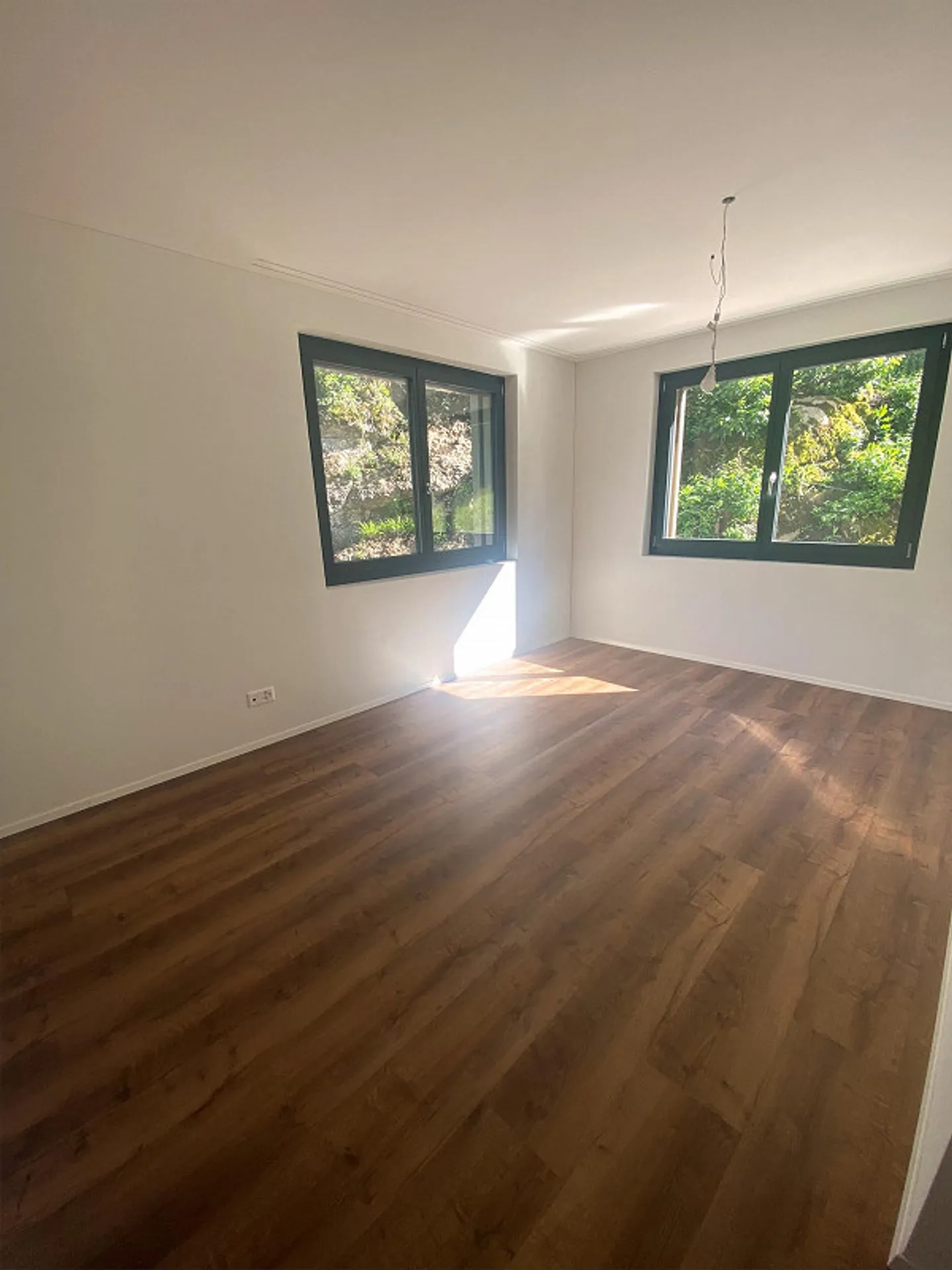 Grossflächige moderne Wohnung mit verglaster Terrasse - Foto 14 von 17