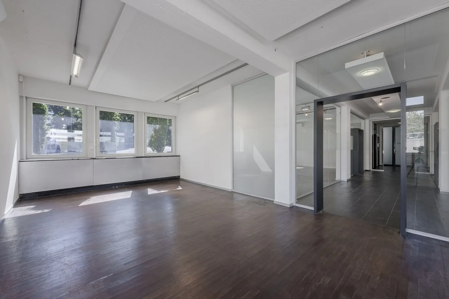 Representative office and exhibition space with unbeatable advantages - Photo 5 of 11