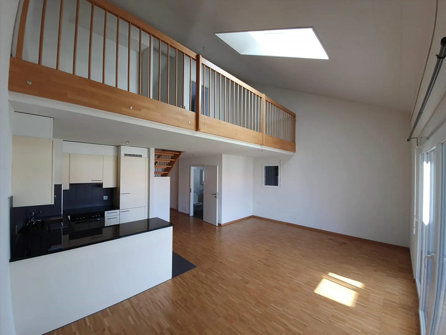Appartamento spazioso e moderno - Foto 5 di 11