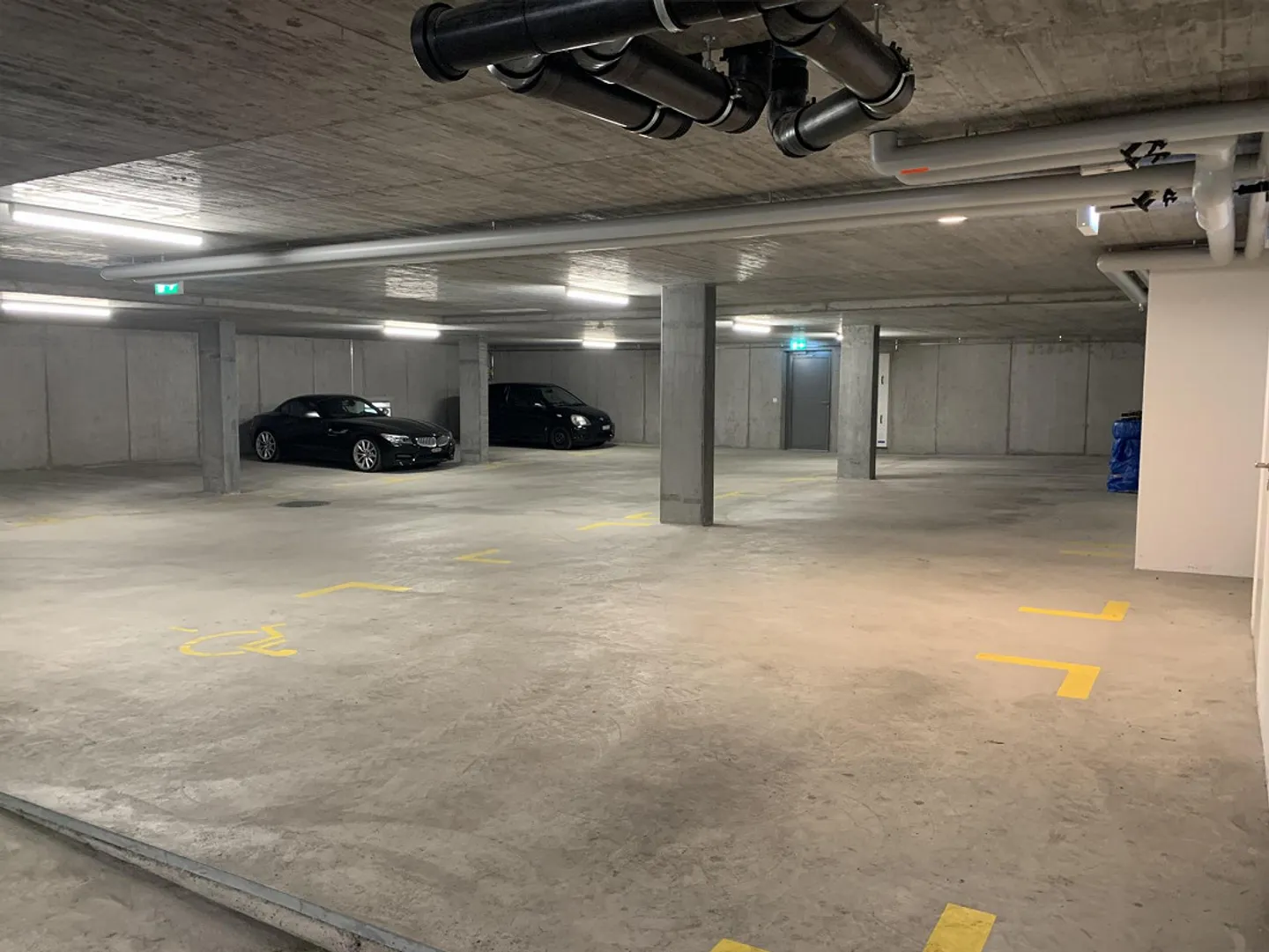 Place de stationnement garage souterrain n° 43 PP handicapé - Photo 1 sur 3