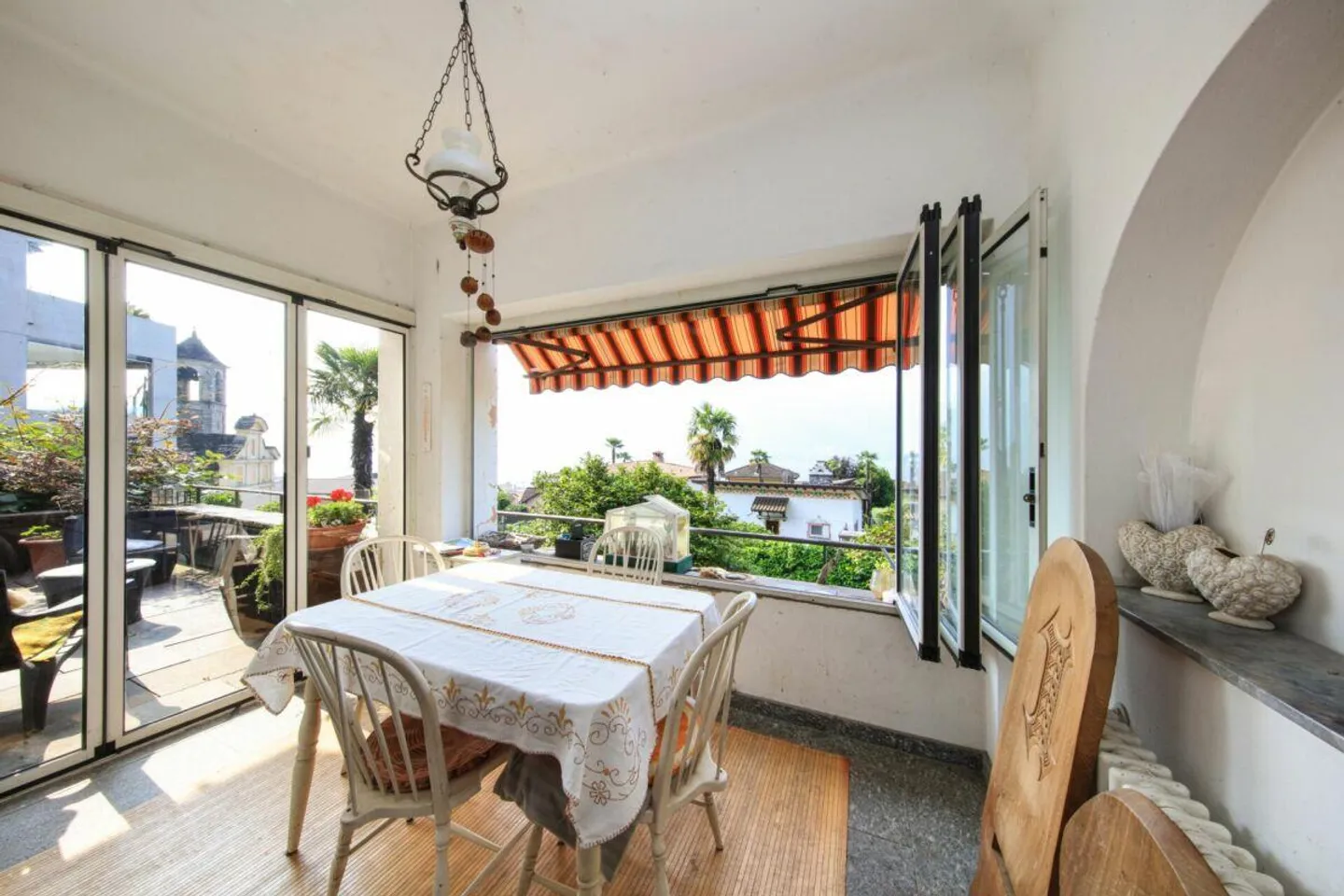 Spacious Villa with Pool in Prime Location - Minusio - Photo 7 of 30