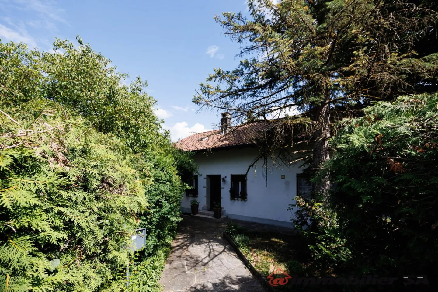 7-Zimmer-Haus - Foto 1 von 18