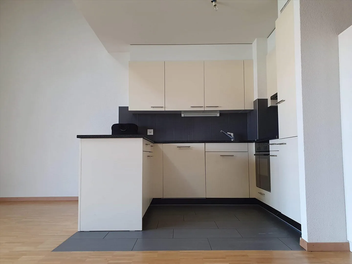 Appartamento spazioso e moderno - Foto 4 di 11