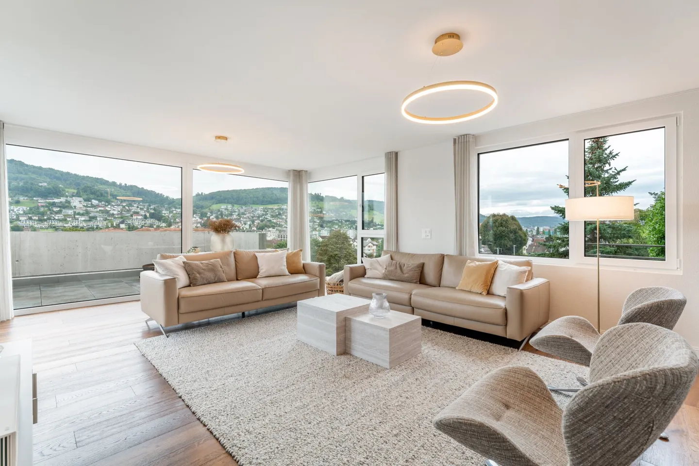 Frenkendorf: Appartamento in terrazza 5.5 stanze con panorama a 180° e sensazione di grattacielo - Foto 3 di 15