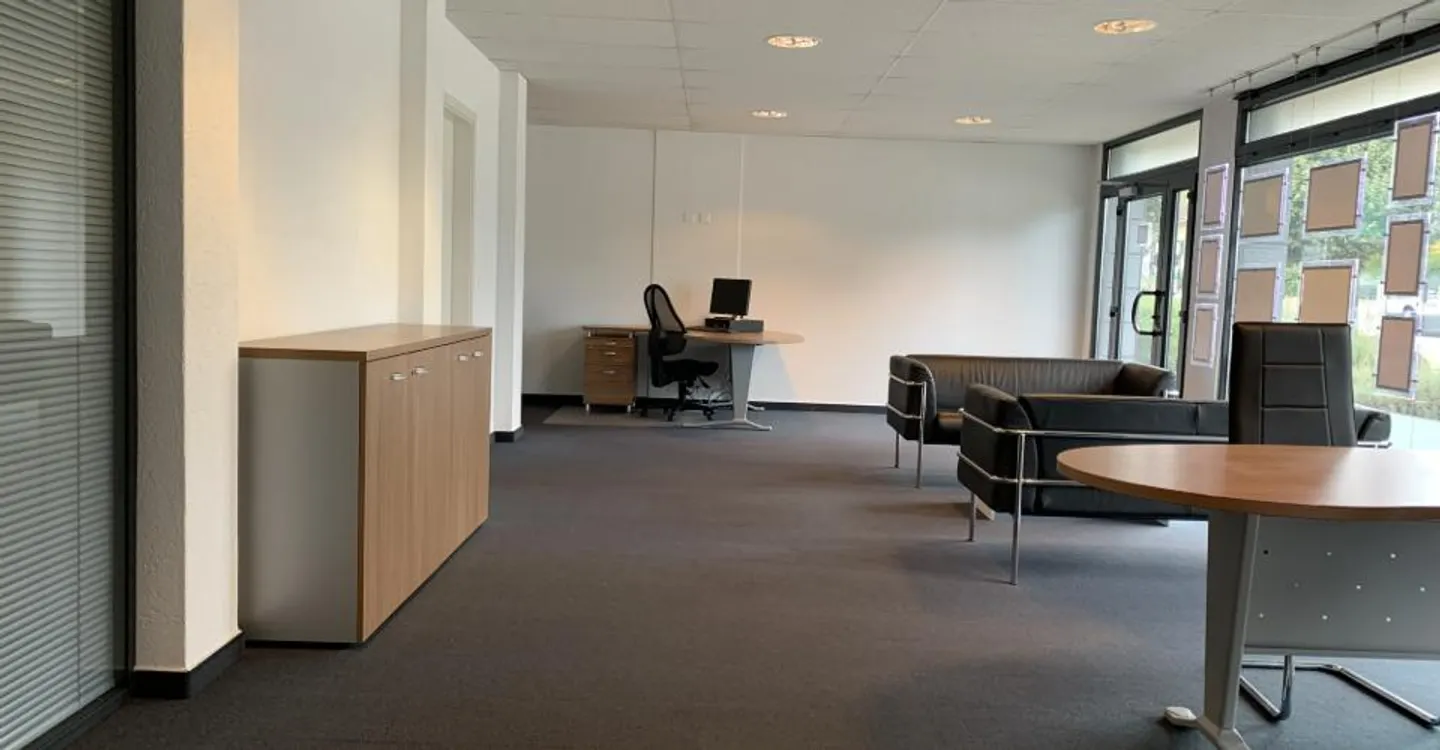 Premium location for rent in Gland! - Photo 1 of 6