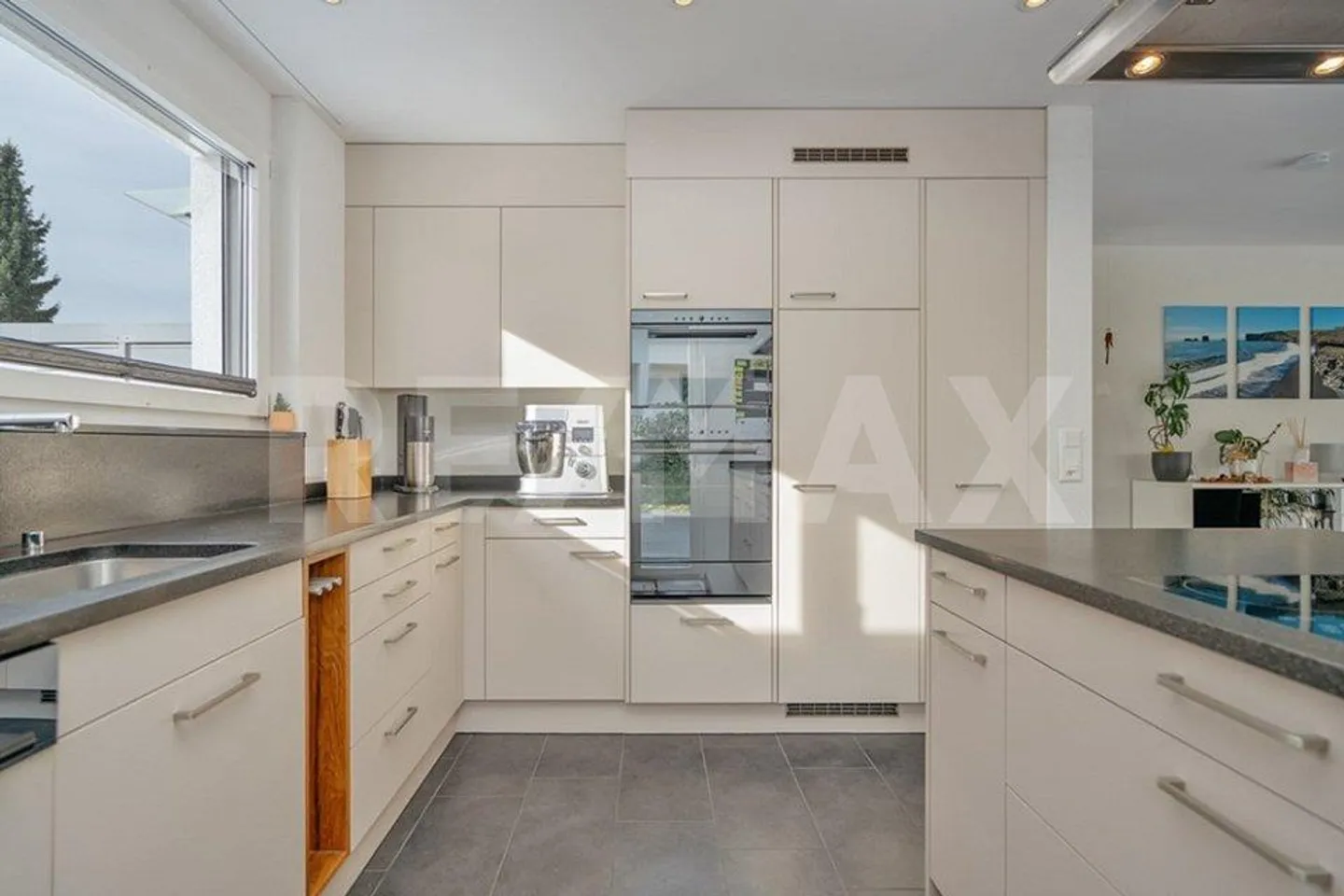 Maison individuelle moderne et indépendante avec aménagement de jardin intelligent - Photo 5 sur 11