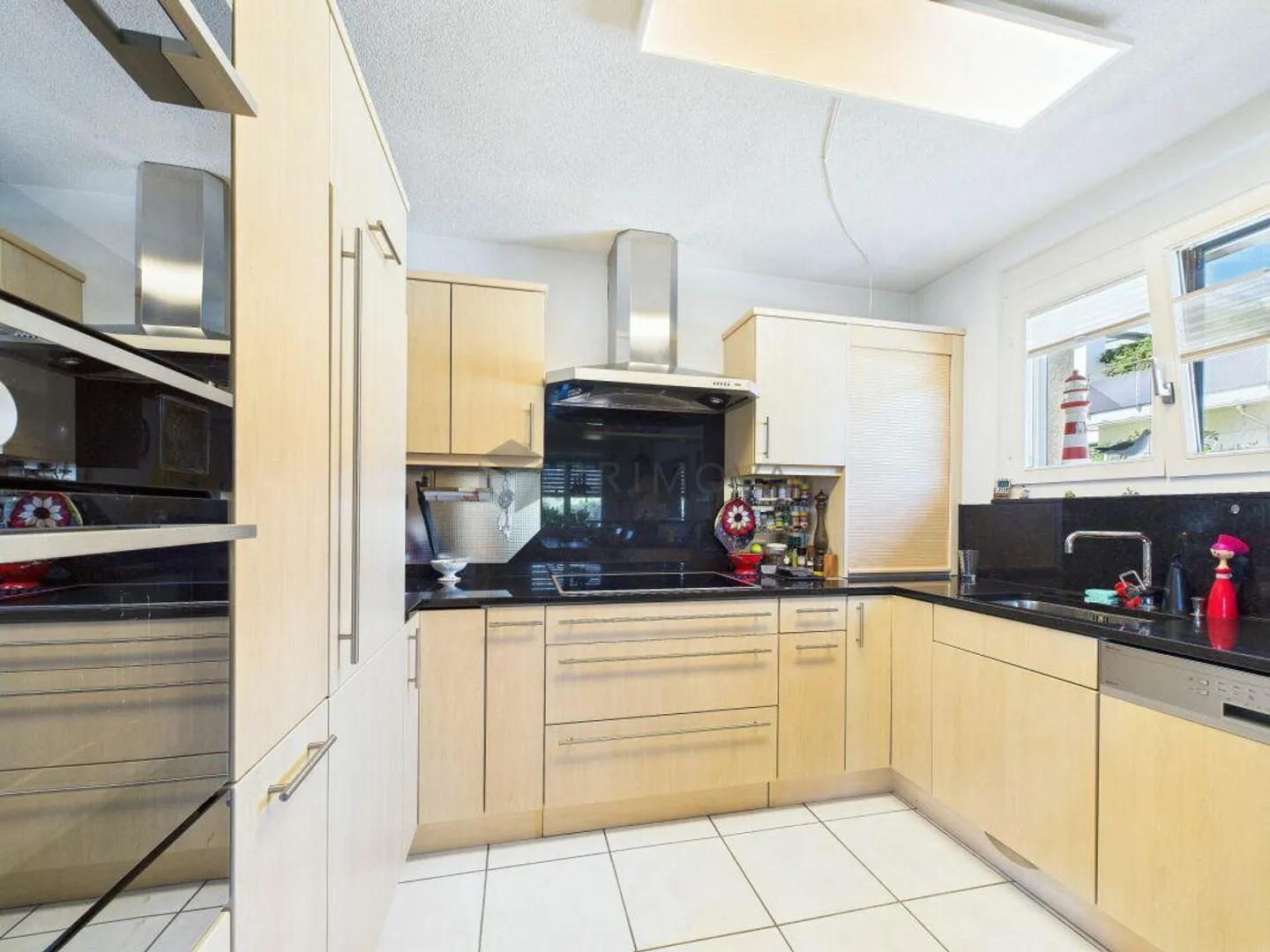 Geräumiges Familienhaus mit Garten - Foto 4 von 15