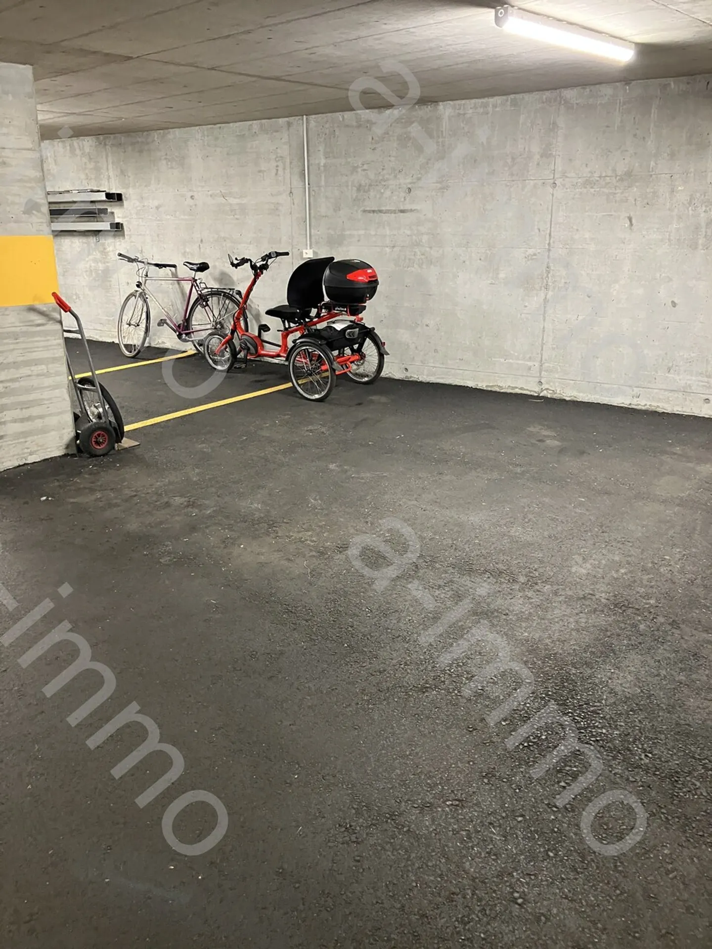 Compact Garage Parking Space - Photo 4 of 7