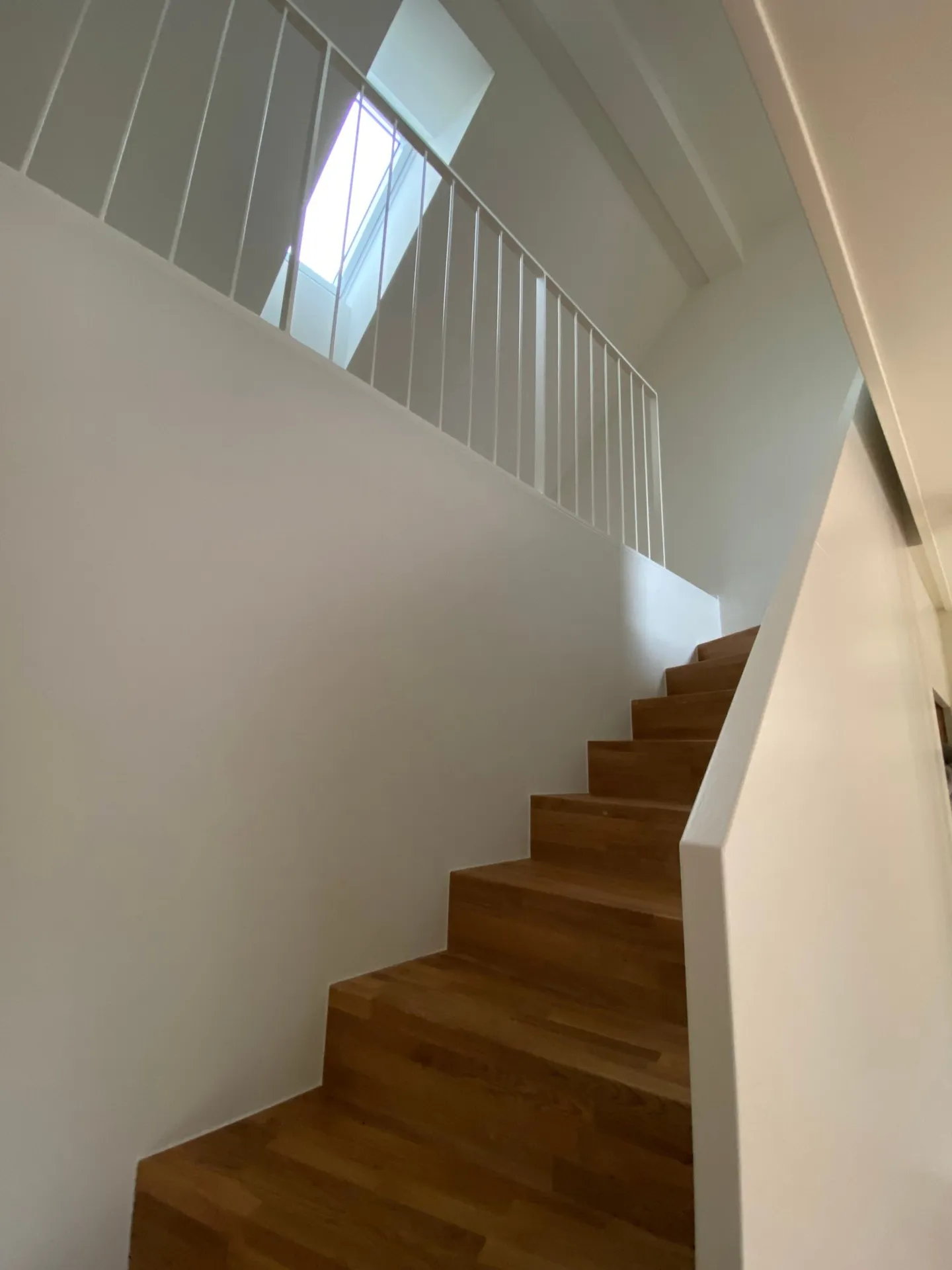 Appartement moderne 3,5 pièces avec balcon à Zurich - Photo 7 sur 9