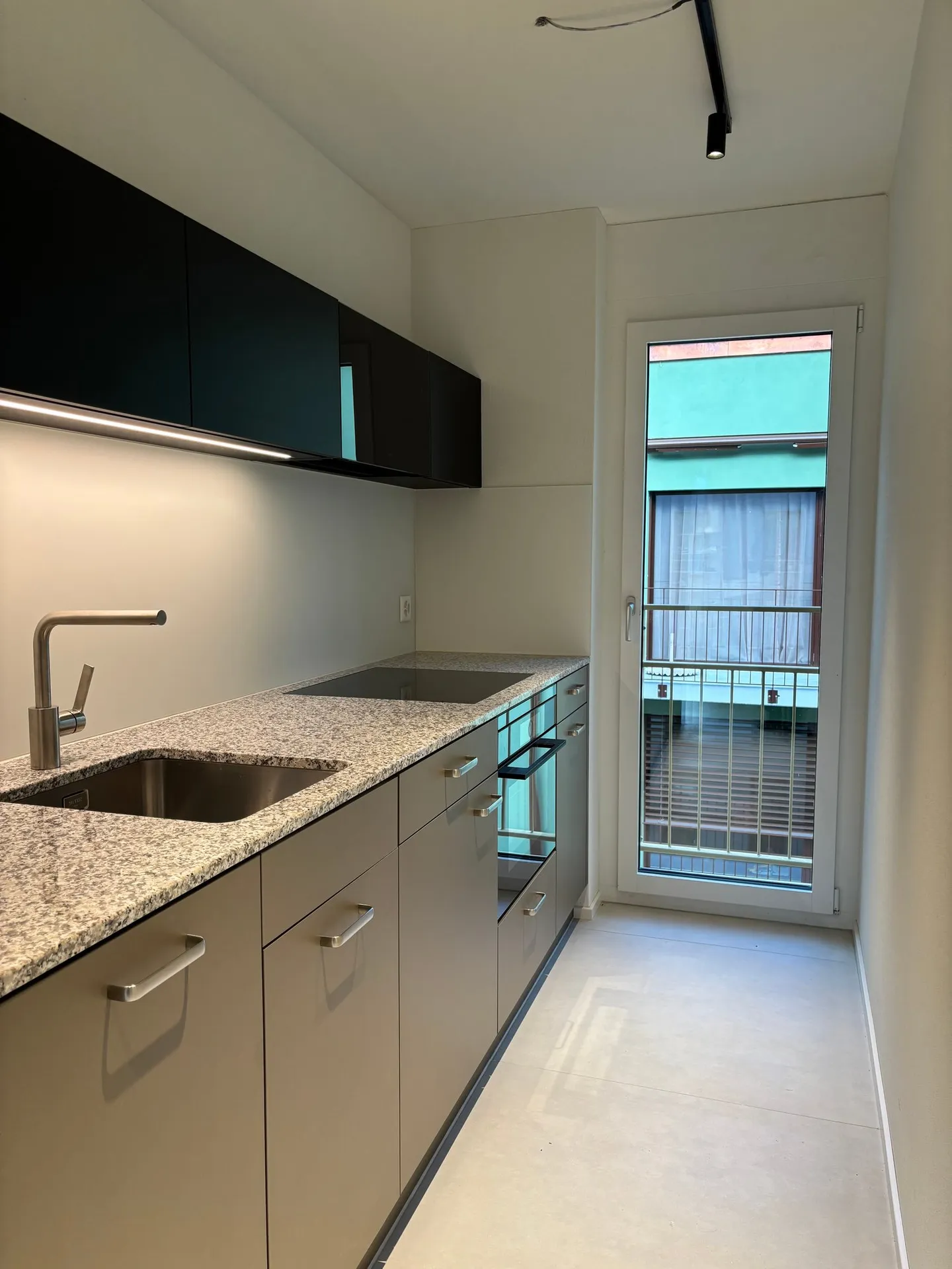 Appartement moderne 3,5 pièces avec balcon à Zurich - Photo 8 sur 9