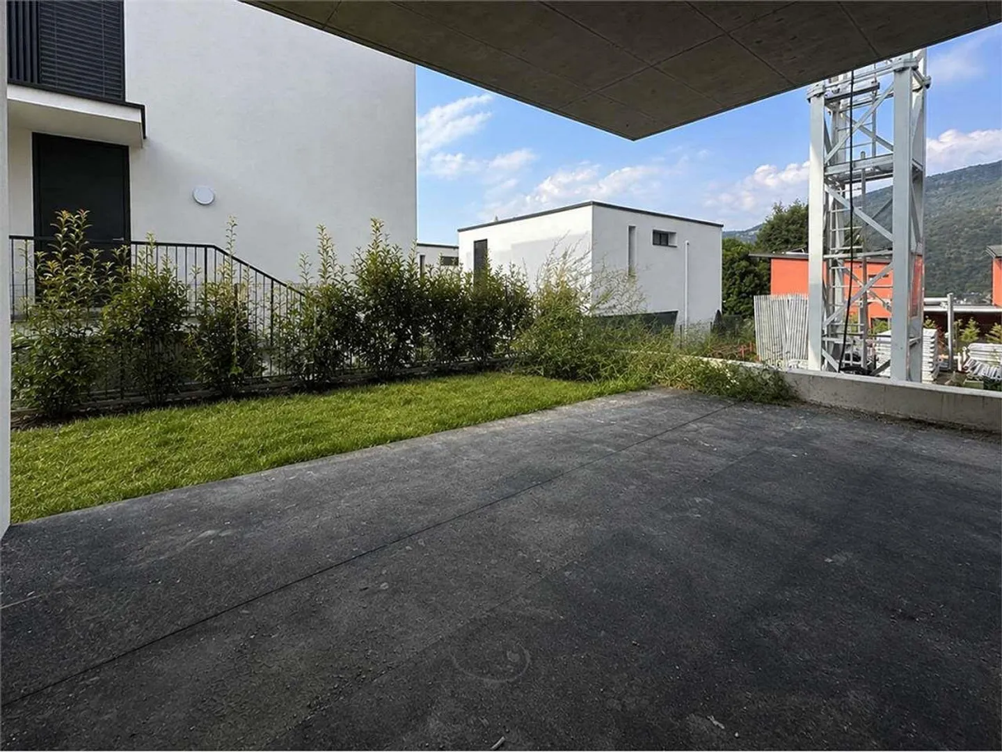 NUOVA RESIDENZA, ULTIMI DUE APPARTAMENTI 3.5 STANZE CON GIARDINO PRIVATO - Foto 2 di 11