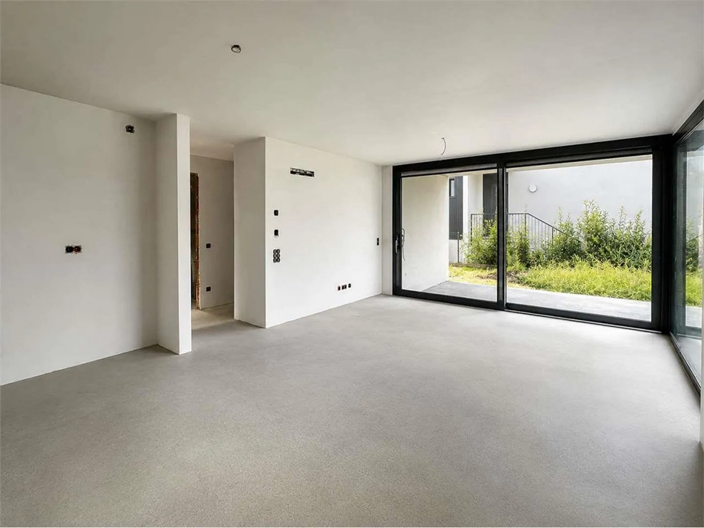 NUOVA RESIDENZA, ULTIMI DUE APPARTAMENTI 3.5 STANZE CON GIARDINO PRIVATO - Foto 3 di 11