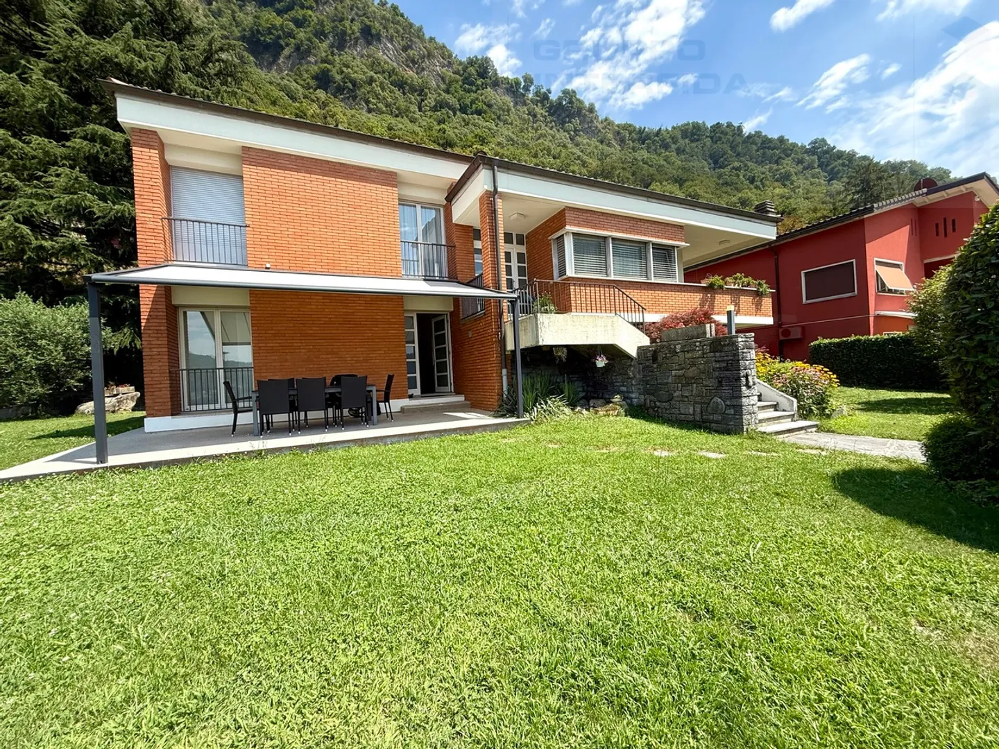 GRANDE VILLA AVEC PISCINE - Photo 5 sur 18