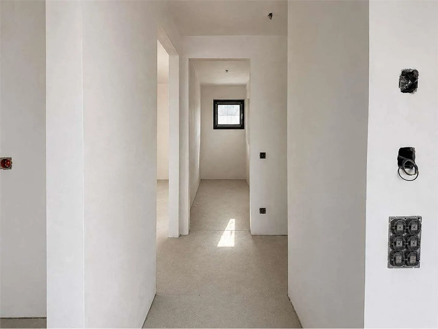 NUOVA RESIDENZA, ULTIMI DUE APPARTAMENTI 3.5 STANZE CON GIARDINO PRIVATO - Foto 7 di 11