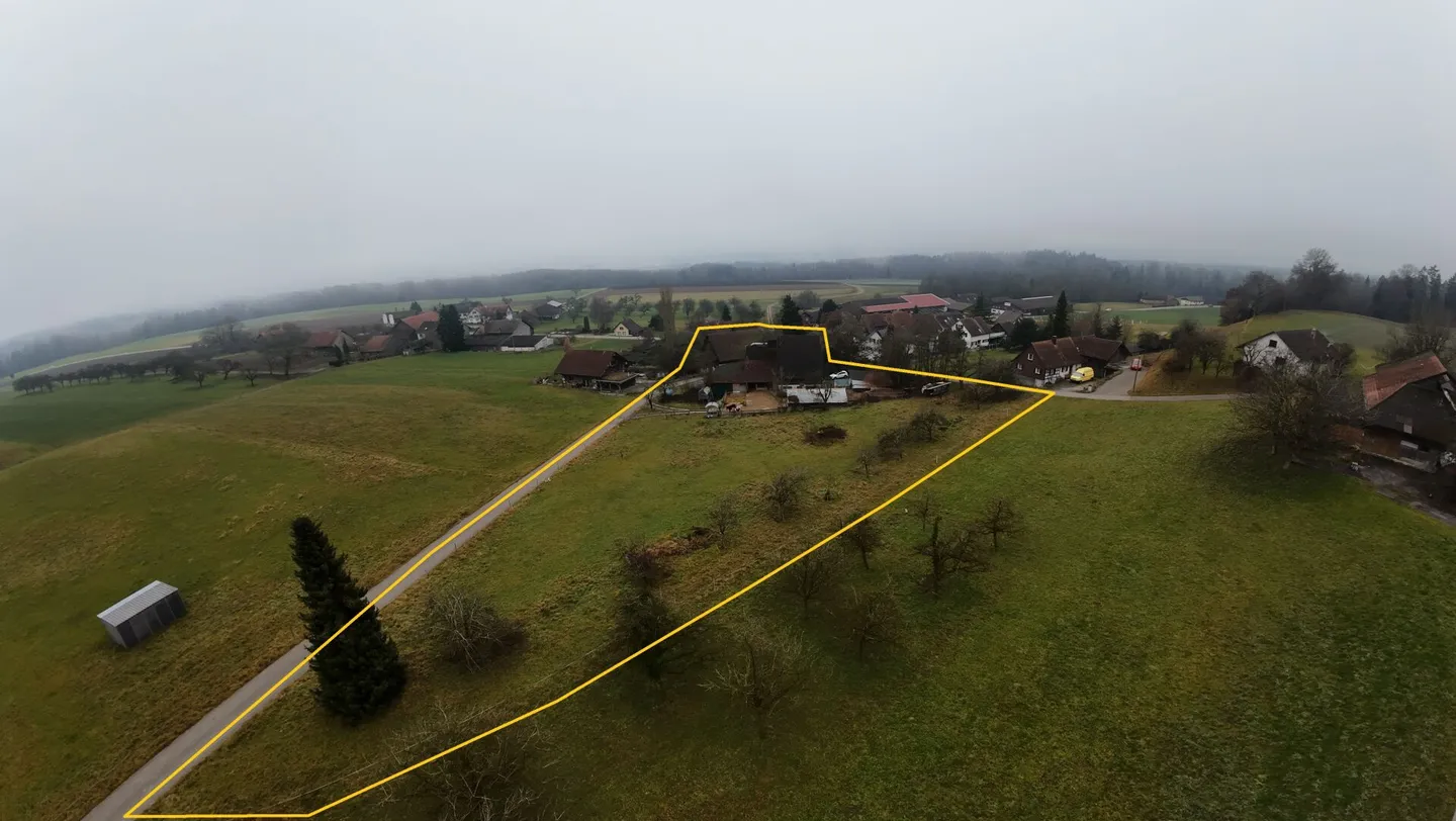 Opportunità unica per i visionari - Terreno spazioso con potenziale di sviluppo - Foto 5 di 6