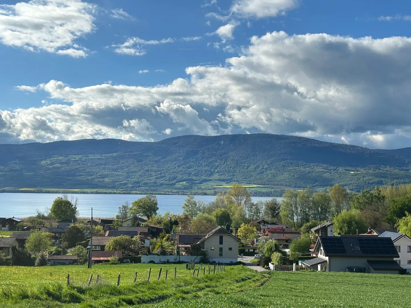 Moderne Villa mit 5.5 Zimmern *Magnifique Aussicht auf den See* - Foto 7 von 11