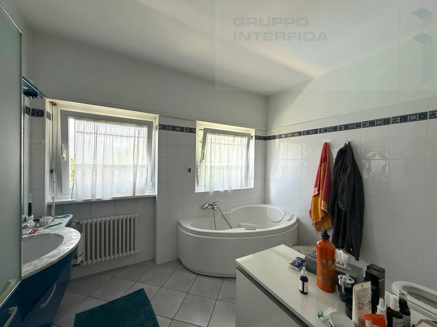 GRANDE VILLA AVEC PISCINE - Photo 11 sur 18