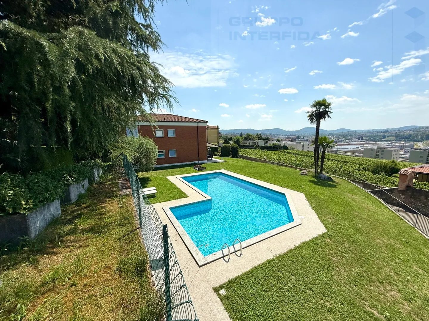 GRANDE VILLA AVEC PISCINE - Photo 16 sur 18