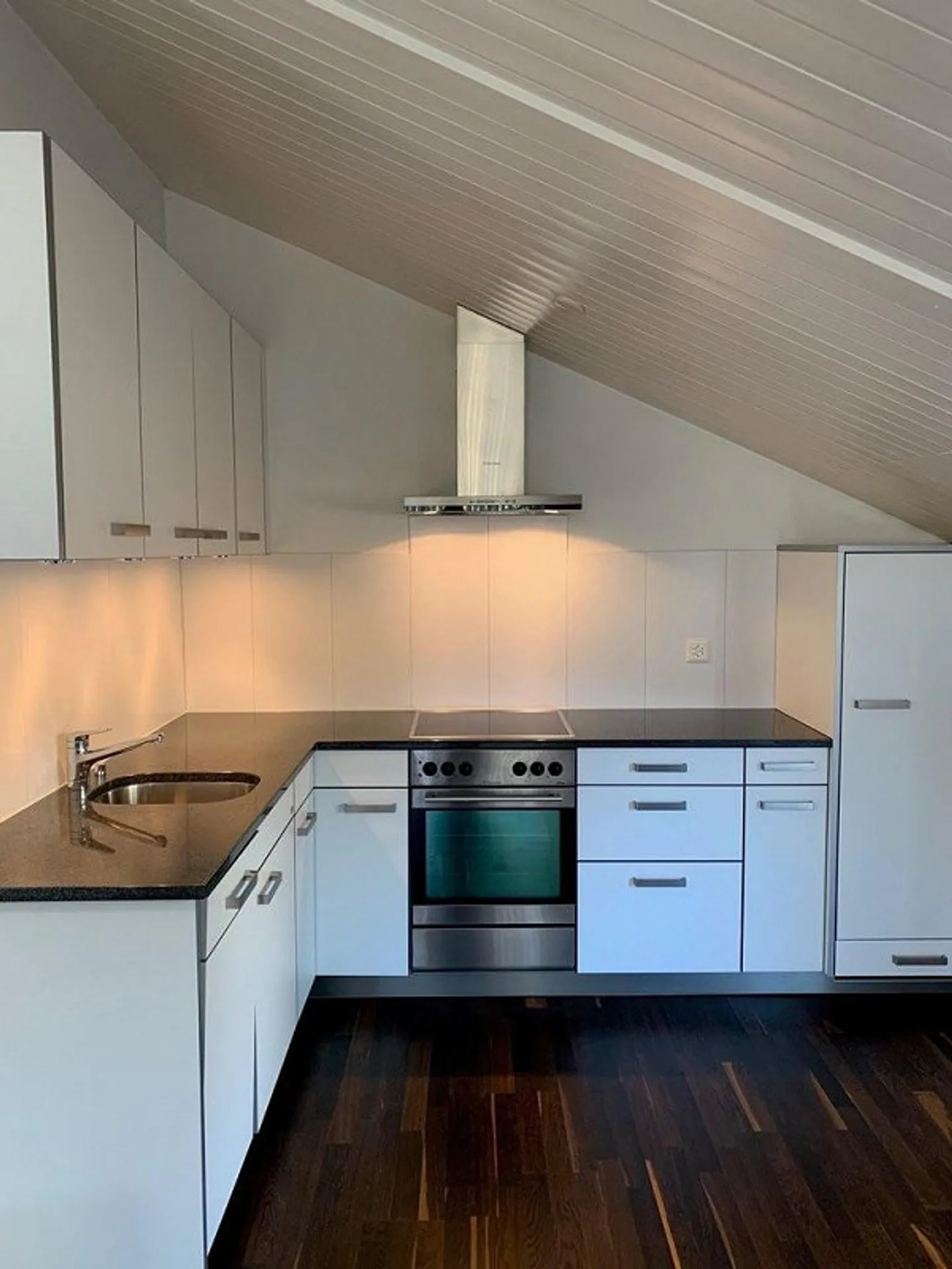 Appartamento moderno all'ultimo piano a Oberburg - Foto 4 di 11