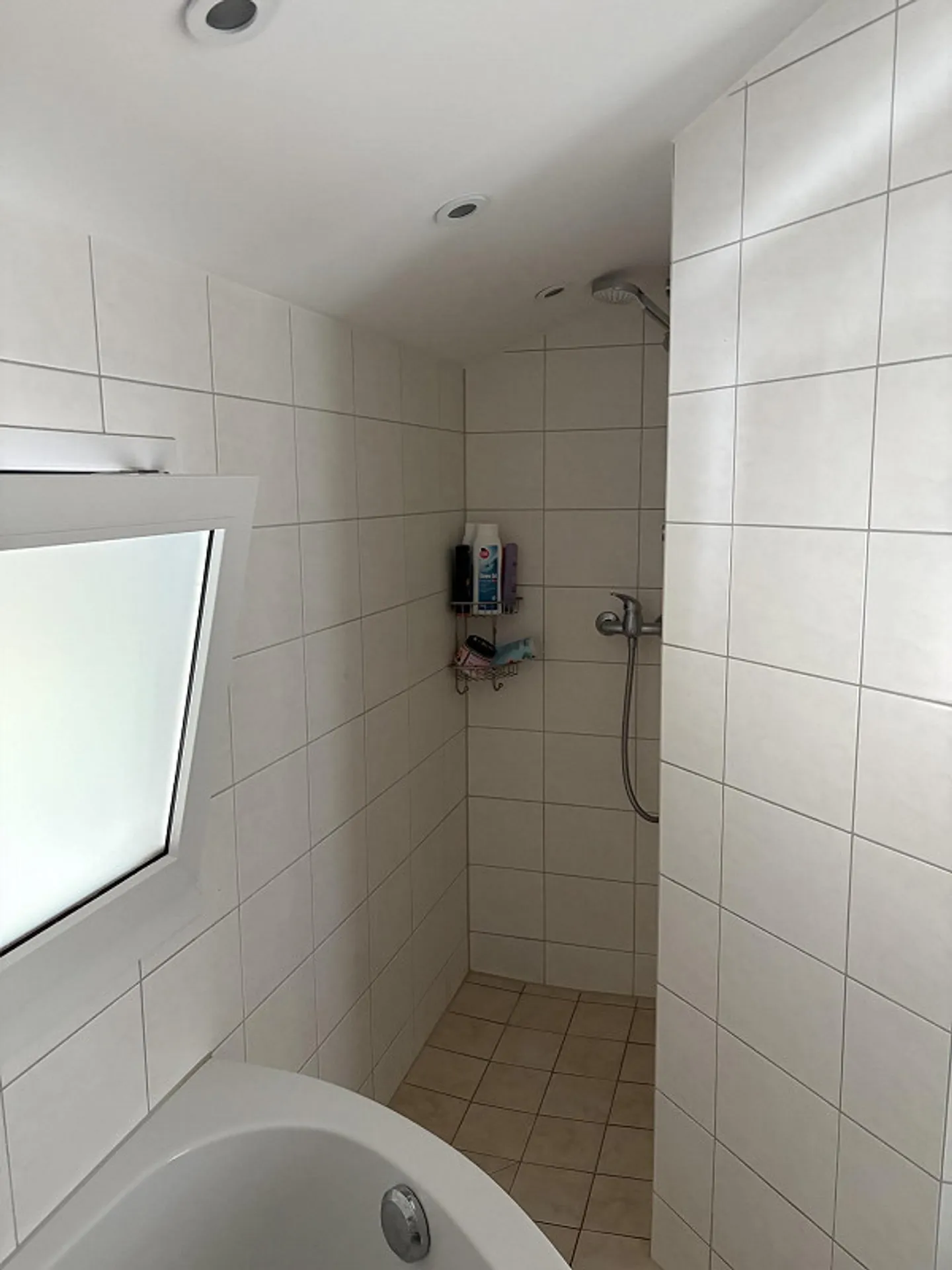 Schöne 4,5 Zimmer Wohnung mit atemberaubender Aussicht in Sigriswil - Foto 5 von 16