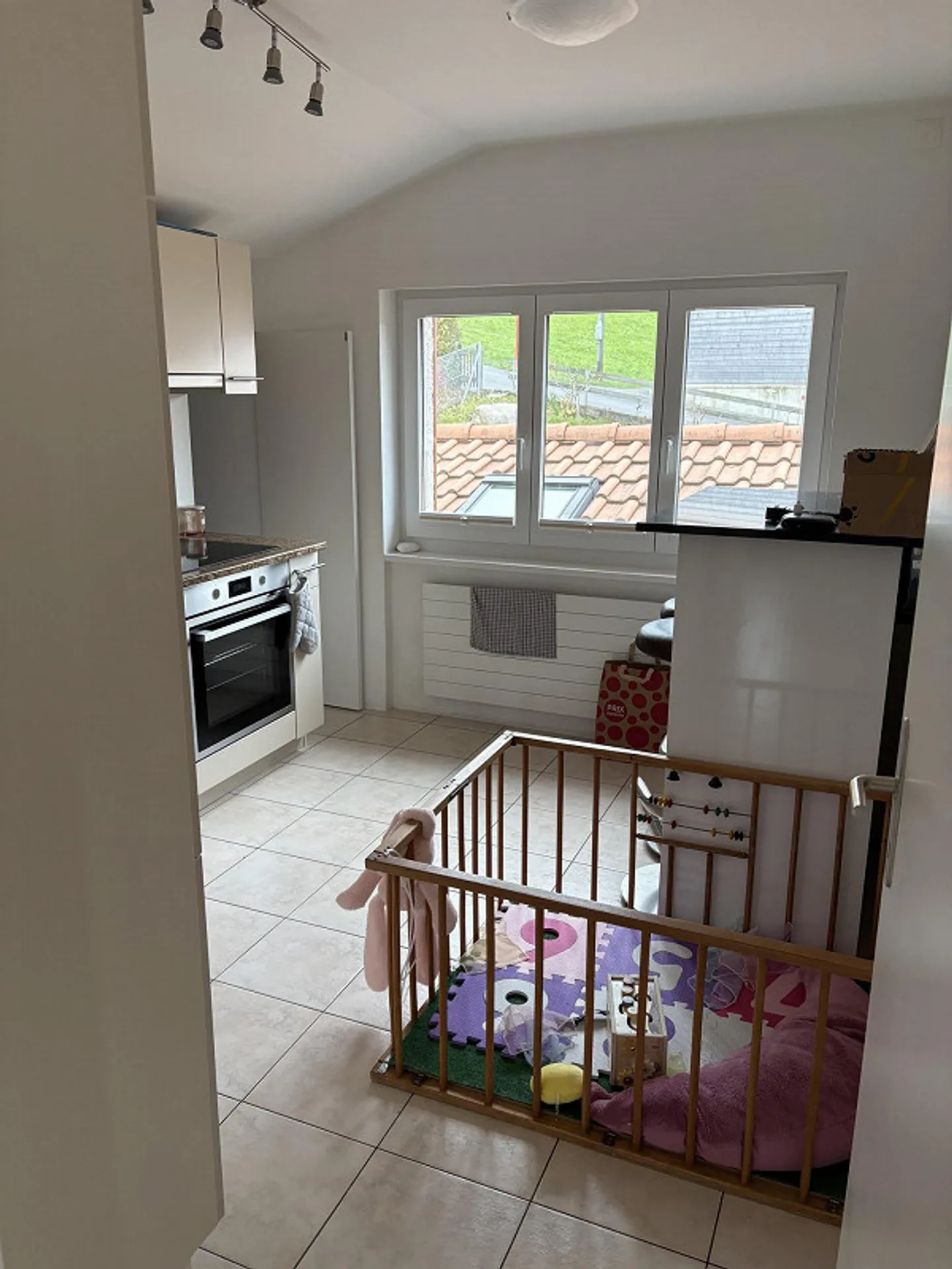 Schöne 4,5 Zimmer Wohnung mit atemberaubender Aussicht in Sigriswil - Foto 7 von 16