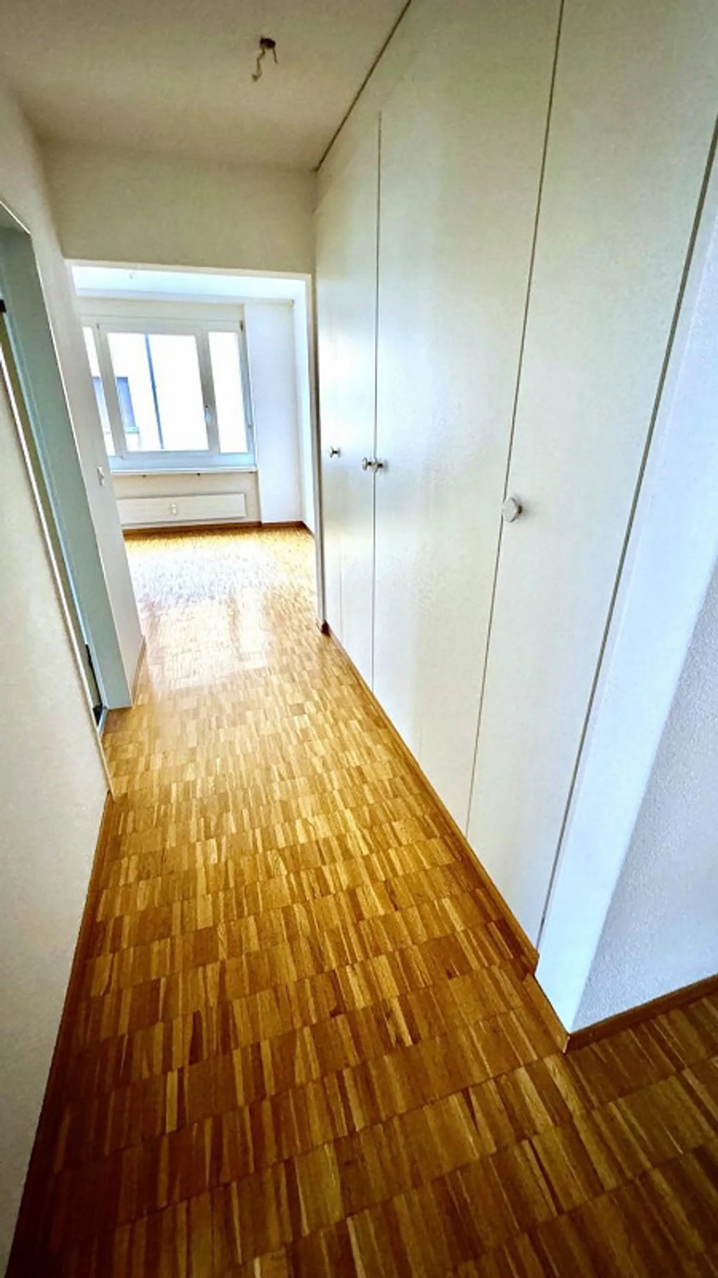 Emplacement ensoleillé et grandes fenêtres, à 5 minutes à pied du lac de Zurich - Photo 4 sur 11