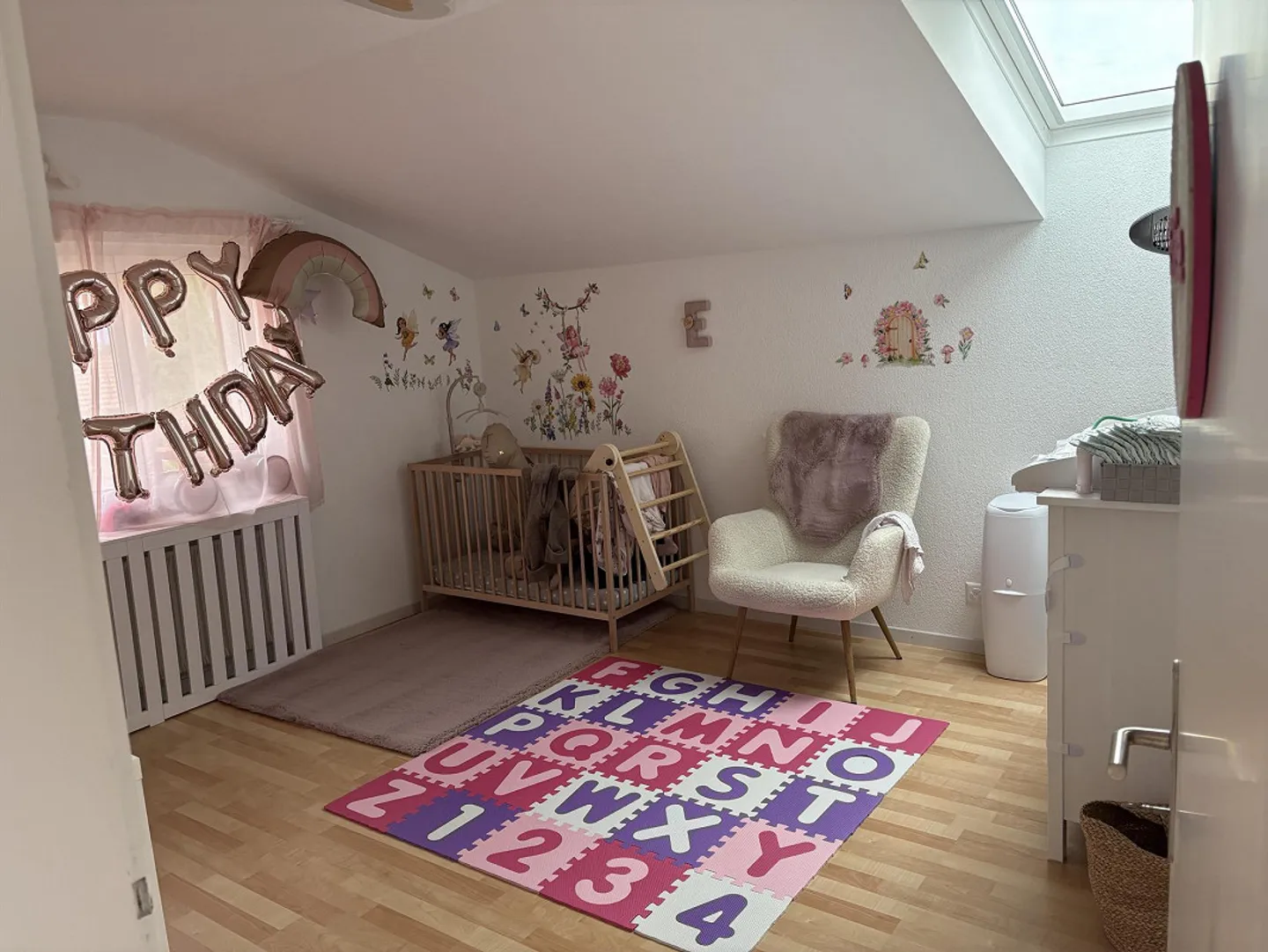 Schöne 4,5 Zimmer Wohnung mit atemberaubender Aussicht in Sigriswil - Foto 10 von 16