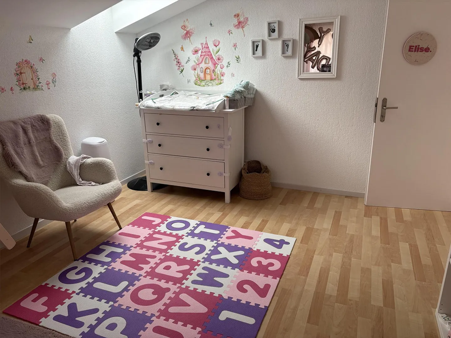 Schöne 4,5 Zimmer Wohnung mit atemberaubender Aussicht in Sigriswil - Foto 11 von 16