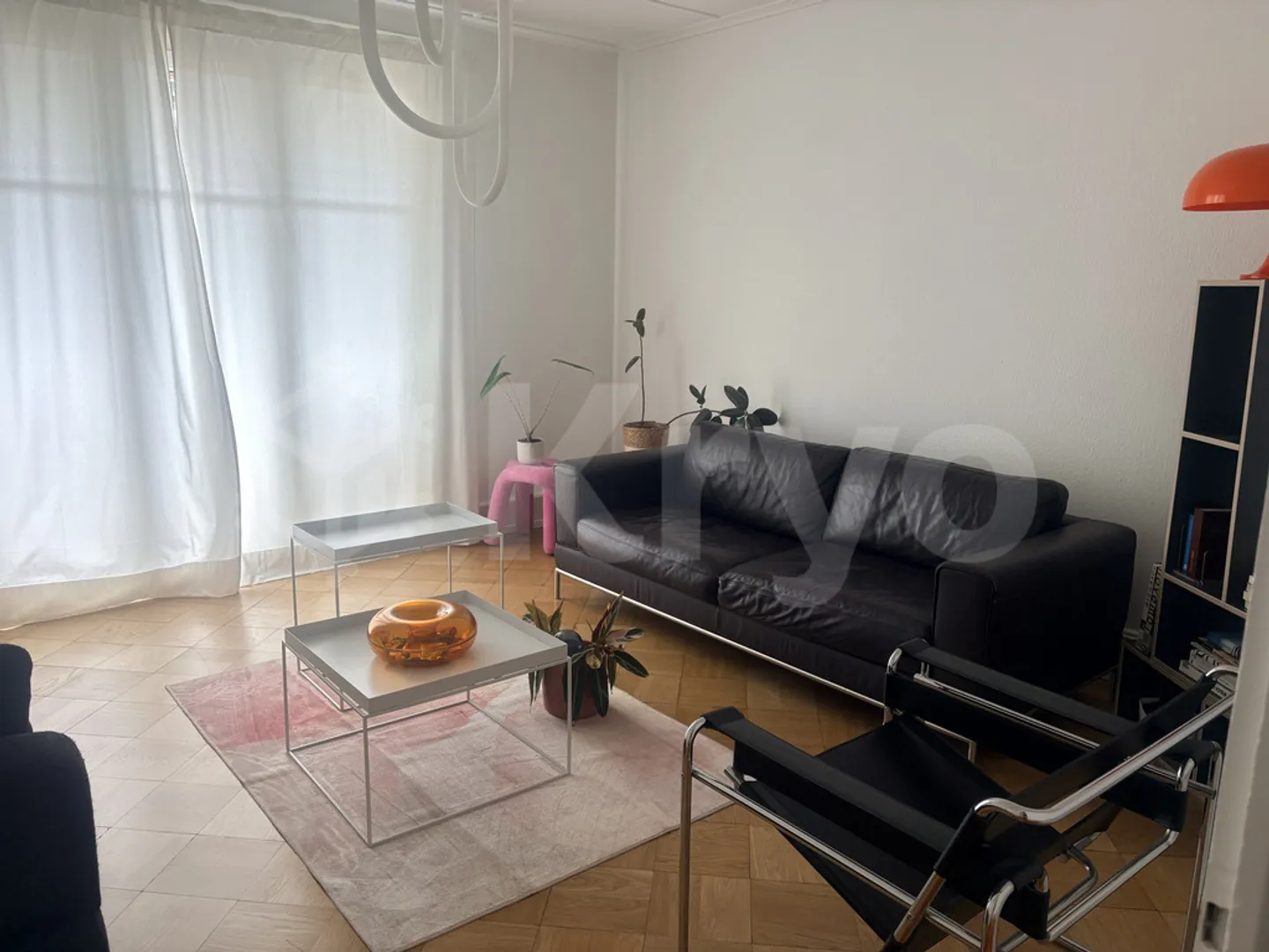 BEAUTIFUL 4-ROOM BRIGHT APARTMENT - Photo 3 of 12