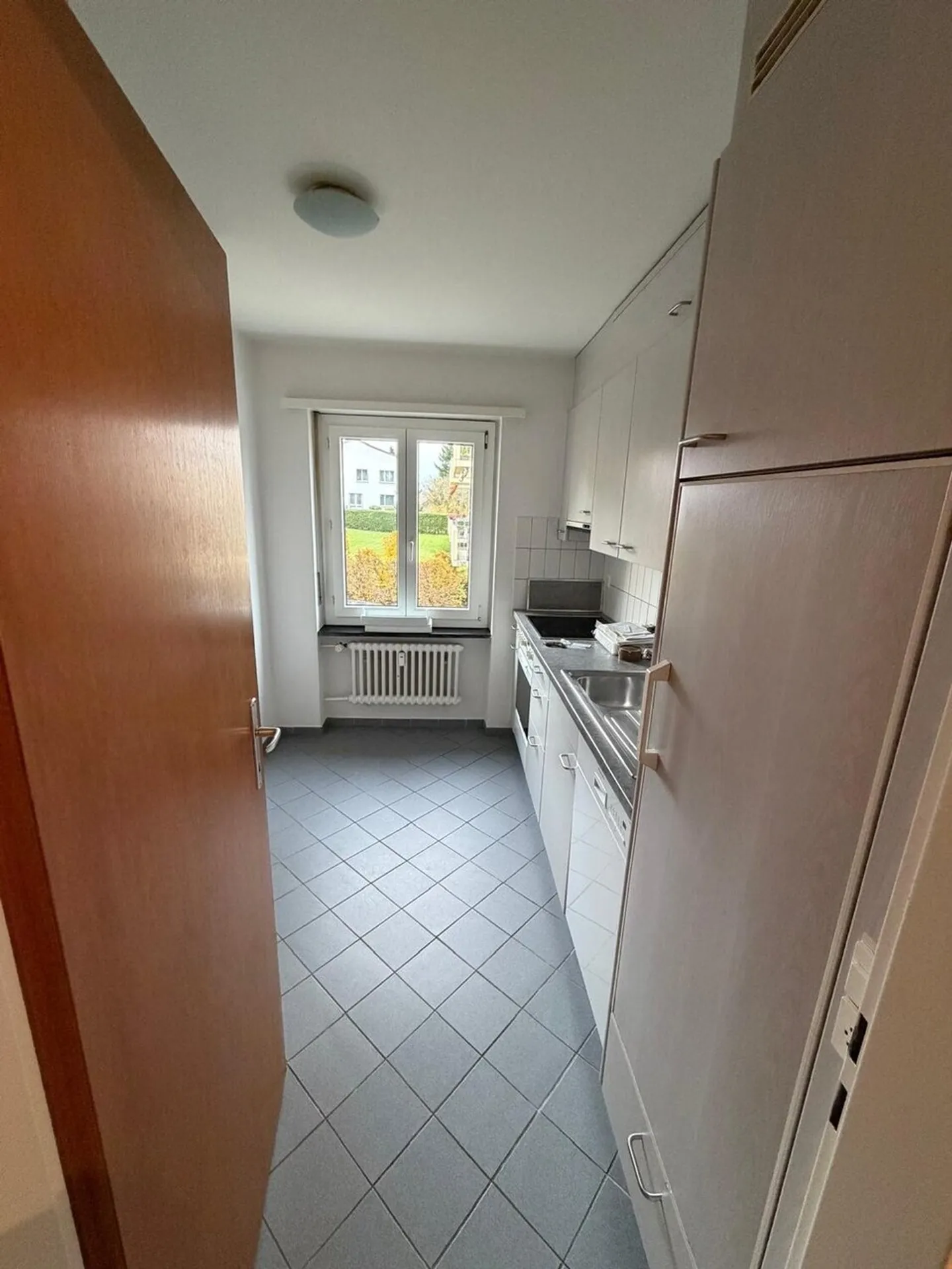 Apartment for rent - Photo 3 of 11