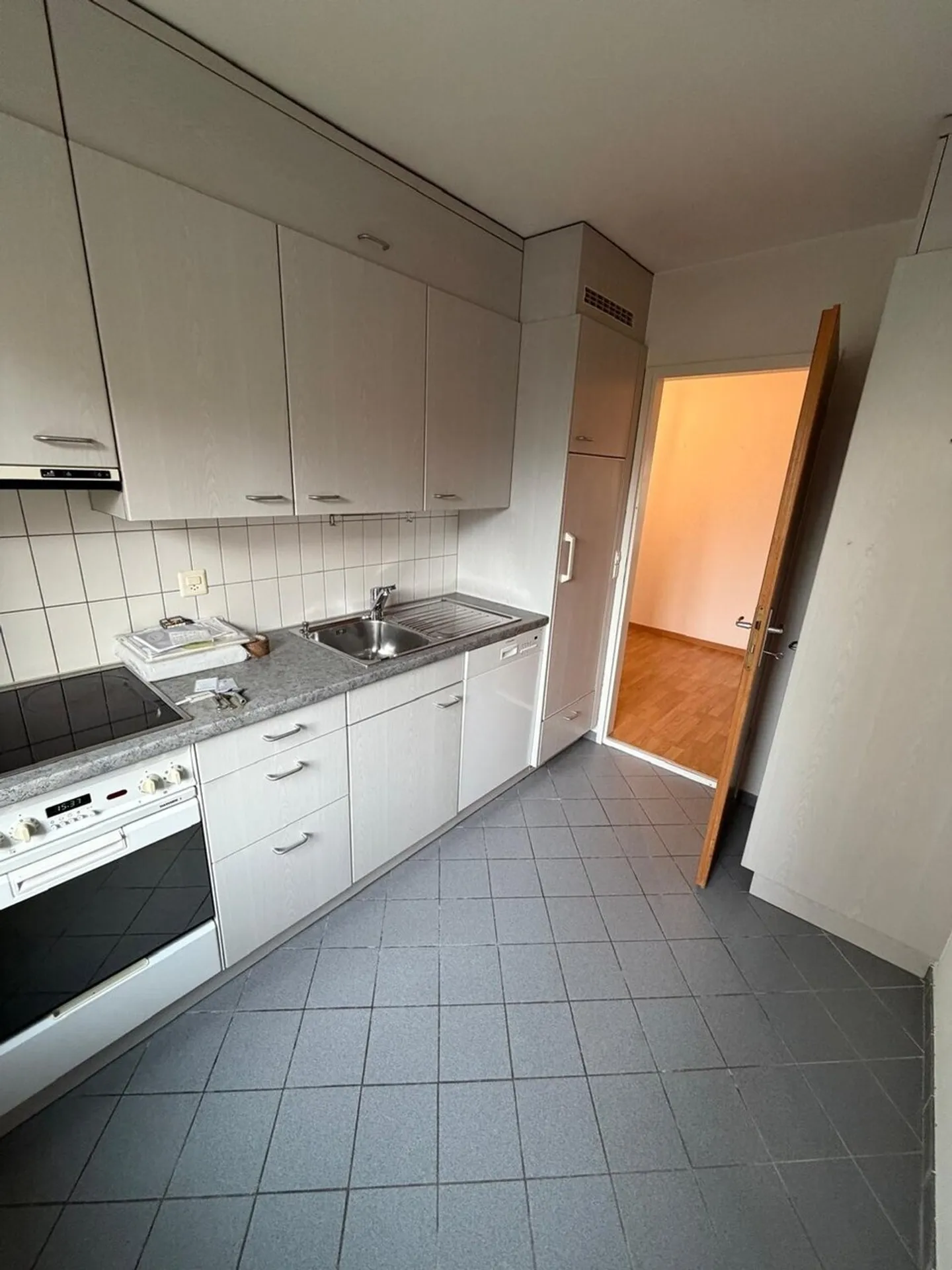 Apartment for rent - Photo 4 of 11