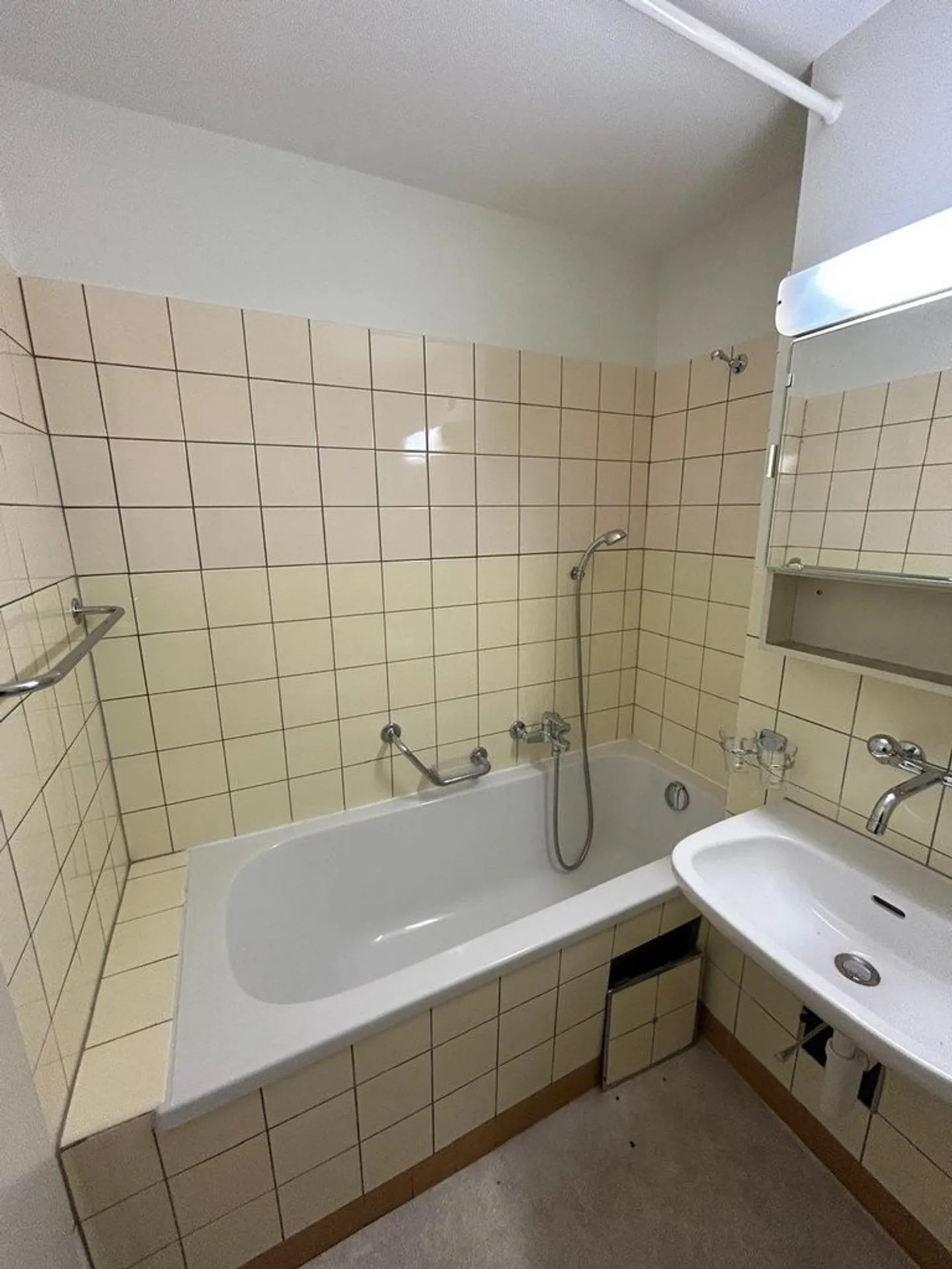 Appartement lumineux de 2 pièces avec 2 balcons - Photo 7 sur 9