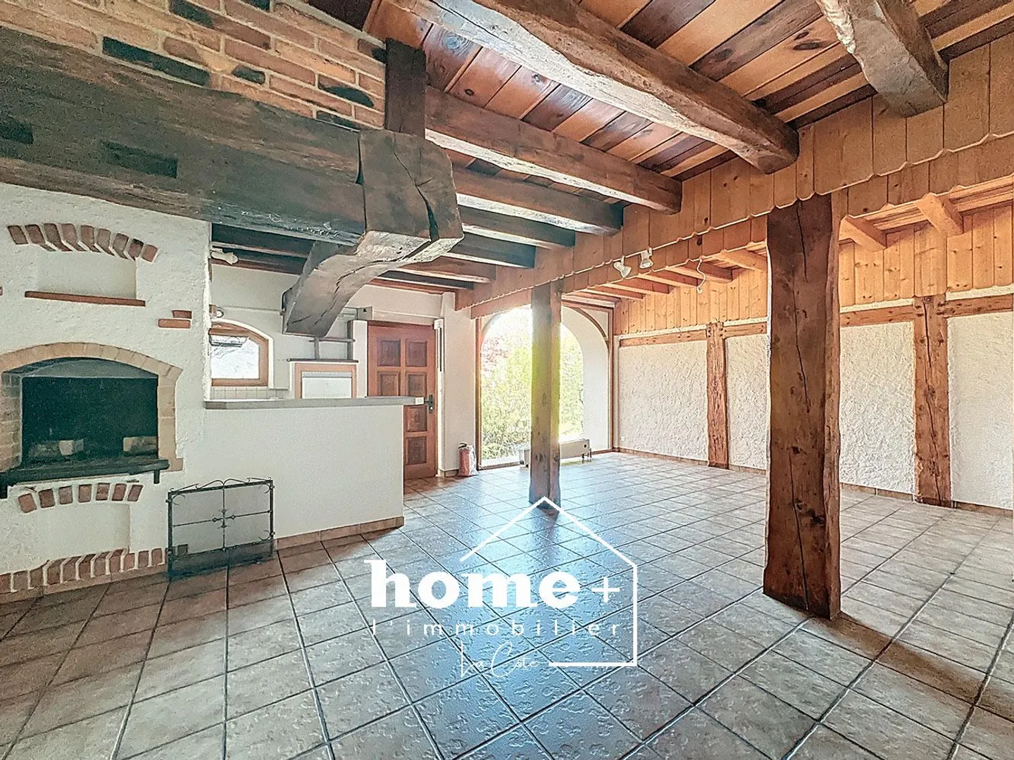 Exclusively - Triplex Loft - Photo 2 of 10