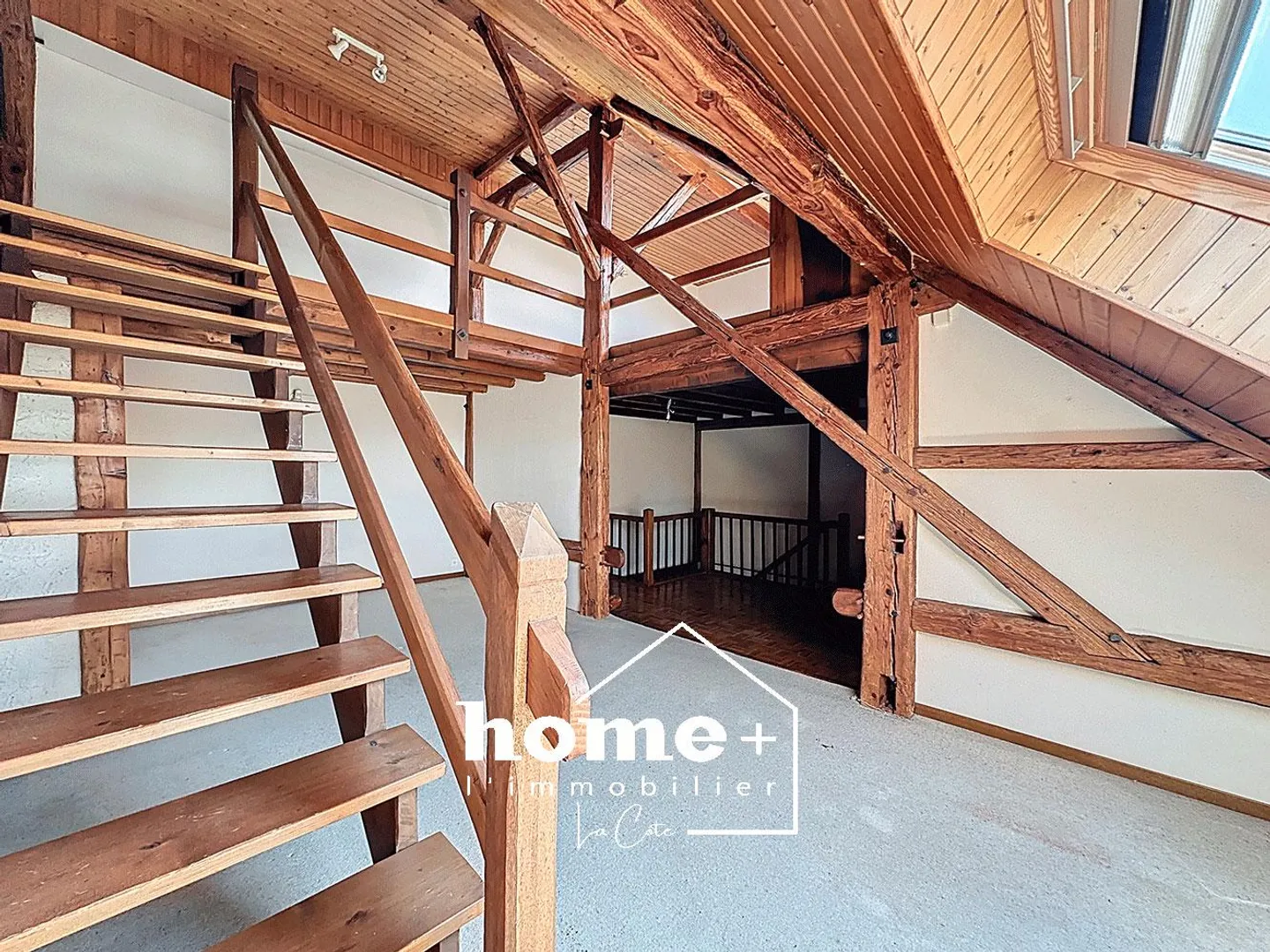 Exclusively - Triplex Loft - Photo 7 of 10