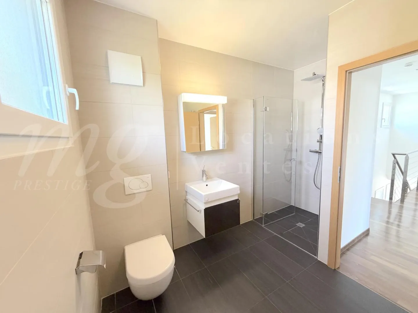 Exclusive! MAGNIFICENT MODERN HOUSE WITH 300 M2, LARGE GARDEN AND SWIMMING POOL - Photo 8 of 10
