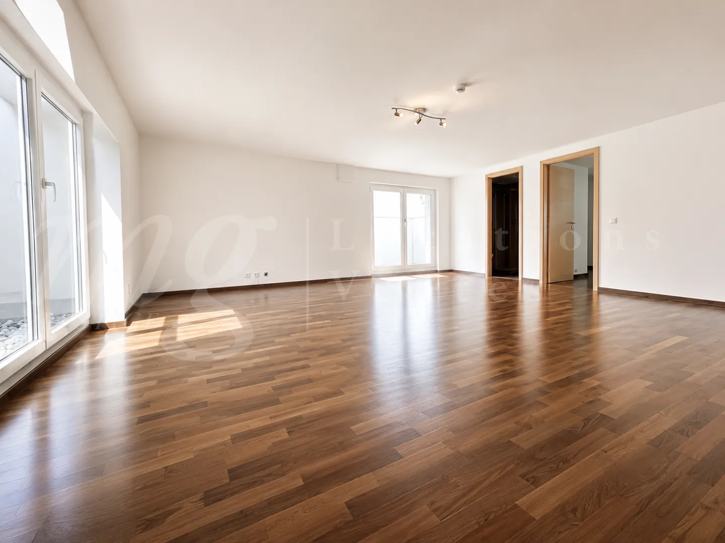 Exclusive! MAGNIFICENT MODERN HOUSE WITH 300 M2, LARGE GARDEN AND SWIMMING POOL - Photo 10 of 10