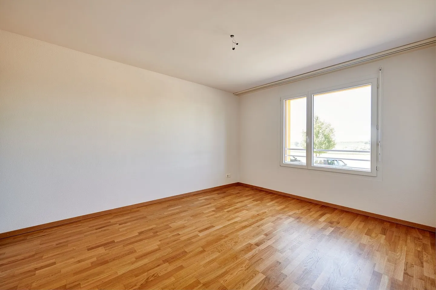 Bright, spacious 5.5 room apartment - Photo 3 of 10