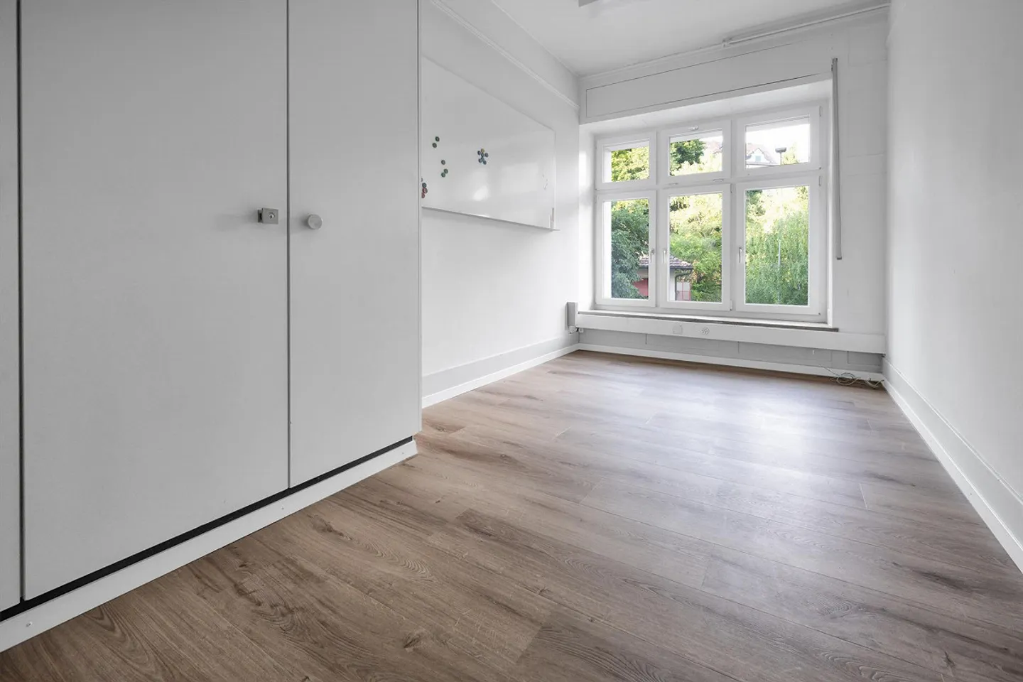 Office 5 Minutes from Herisau Train Station - Photo 3 of 8