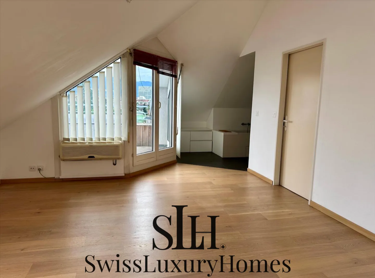 Elegante Penthouse-Wohnung mit Terrassen und Parkplatz - Foto 17 von 19