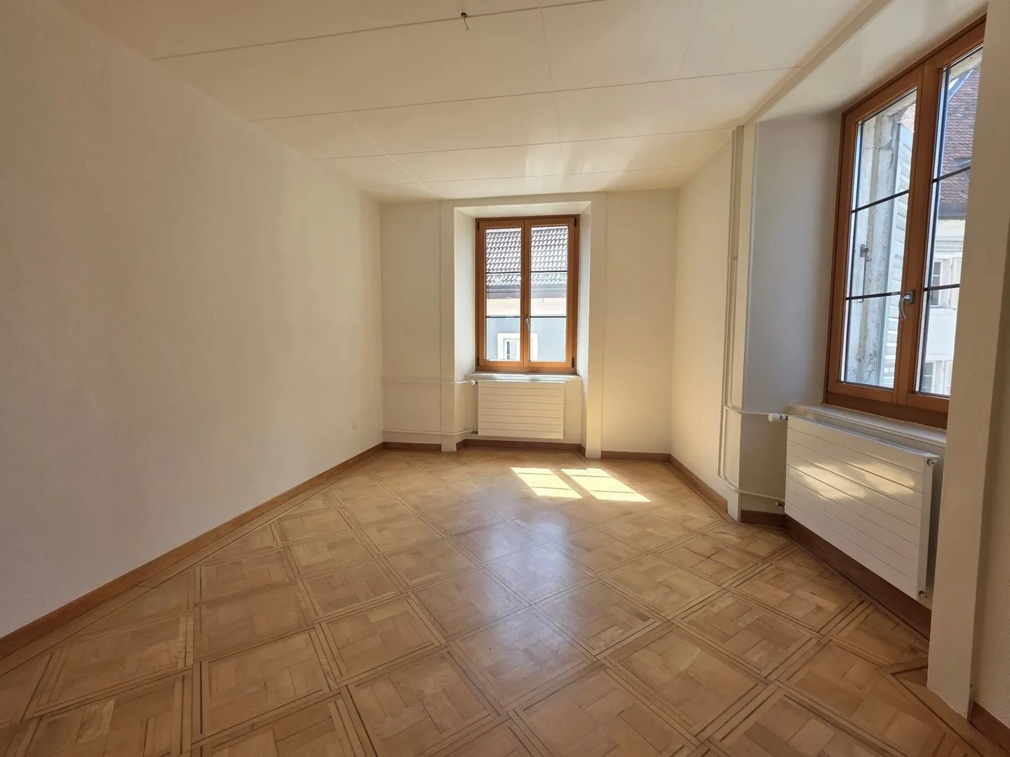 WOHNUNG IN DER NÄHE DES MARKTPLATZES - Foto 4 von 8