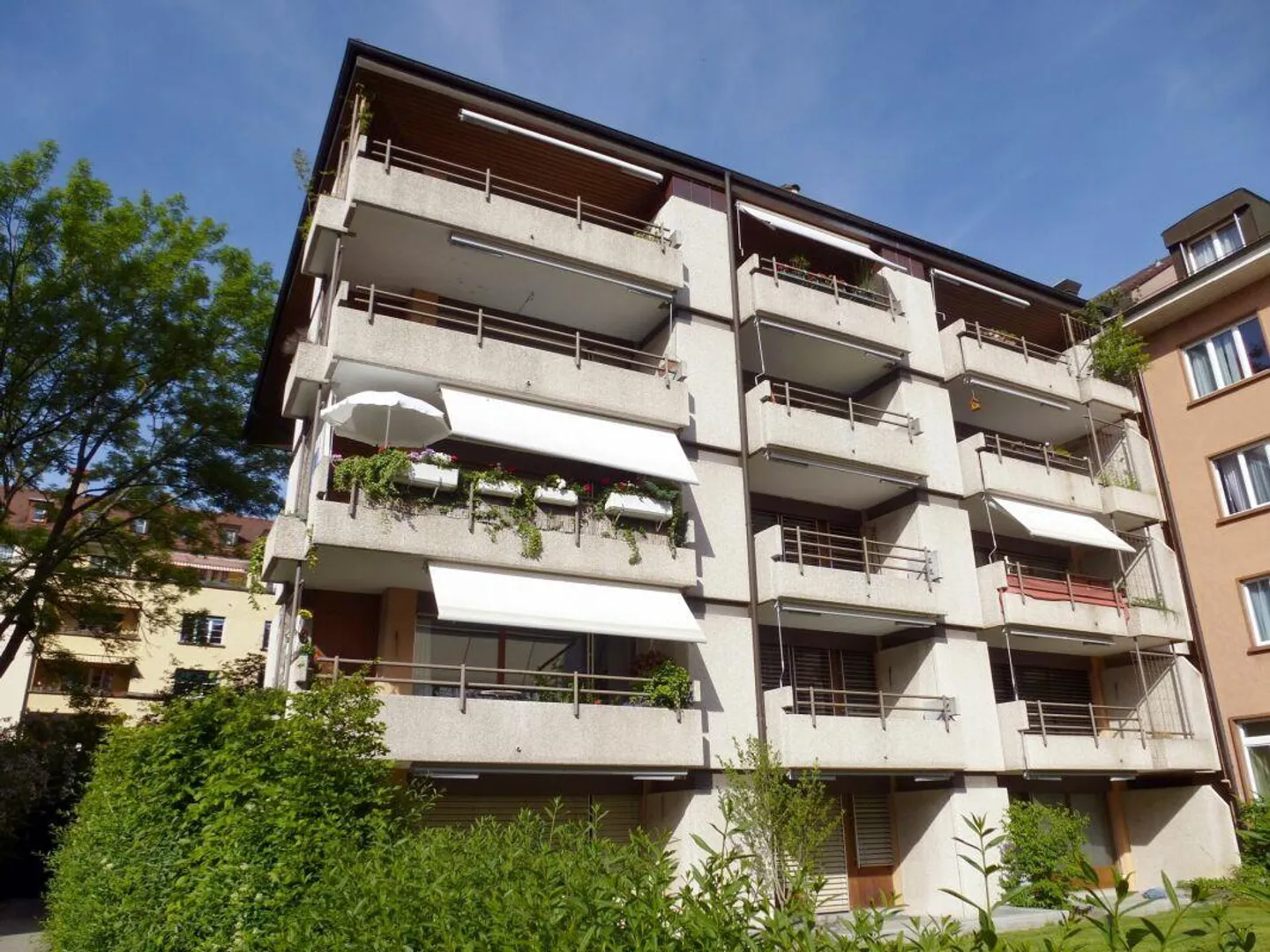 Ruhig gelegene 2.5-Zimmerwohnung mit Terrassenplatz in der Länggass... - Photo 1 sur 6