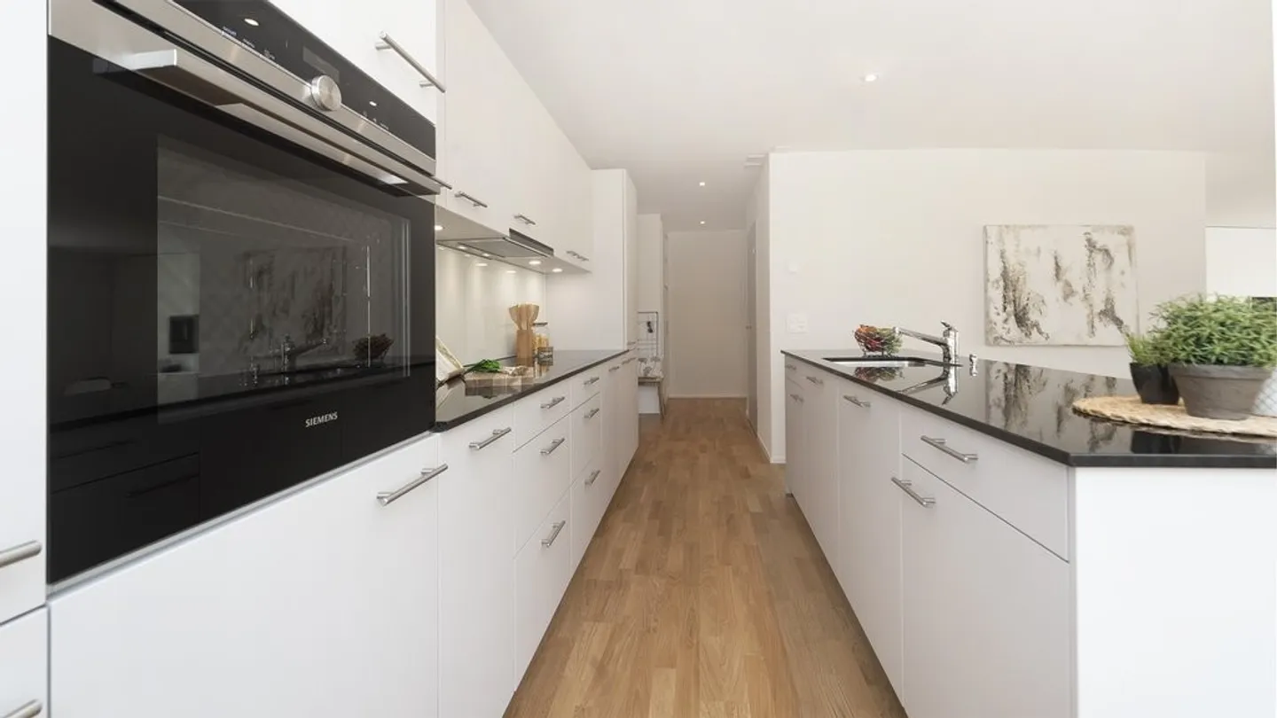 Modern Ground-Floor Apartment - Photo 6 of 12