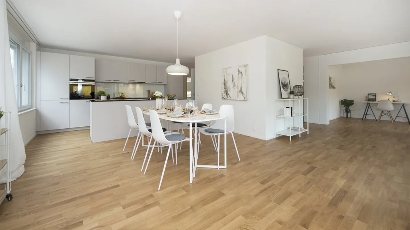 Modern Ground-Floor Apartment - Photo 5 of 12