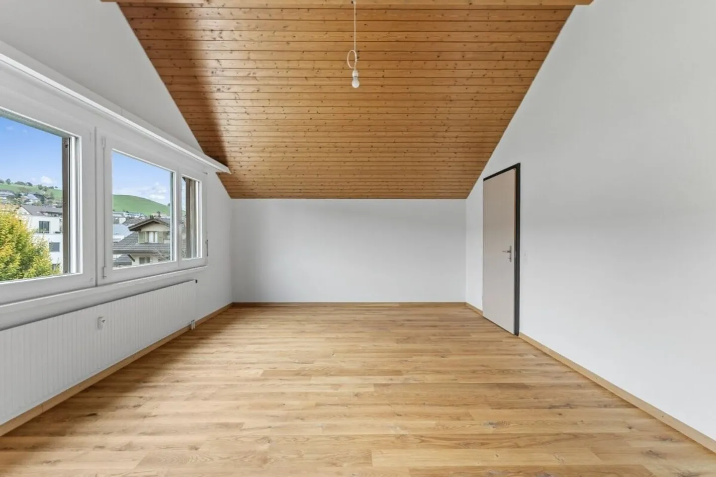 Ampio appartamento attico con vista spettacolare in affitto - Foto 8 di 19