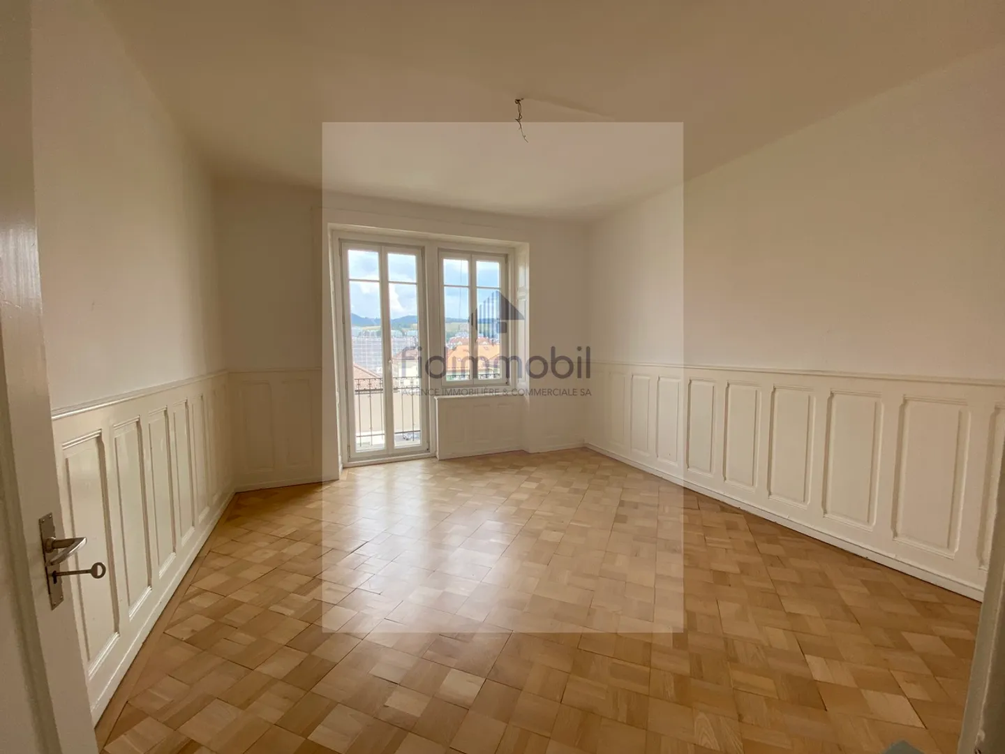 Appartement de 4 pièces plein de charme - Photo 3 sur 8