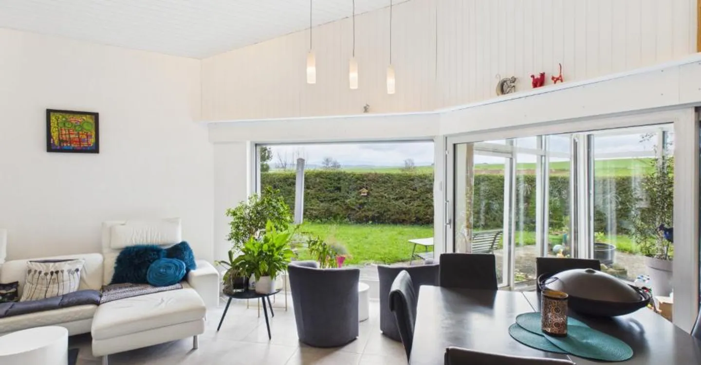 Contemporary House in Bonfol - Photo 2 of 12