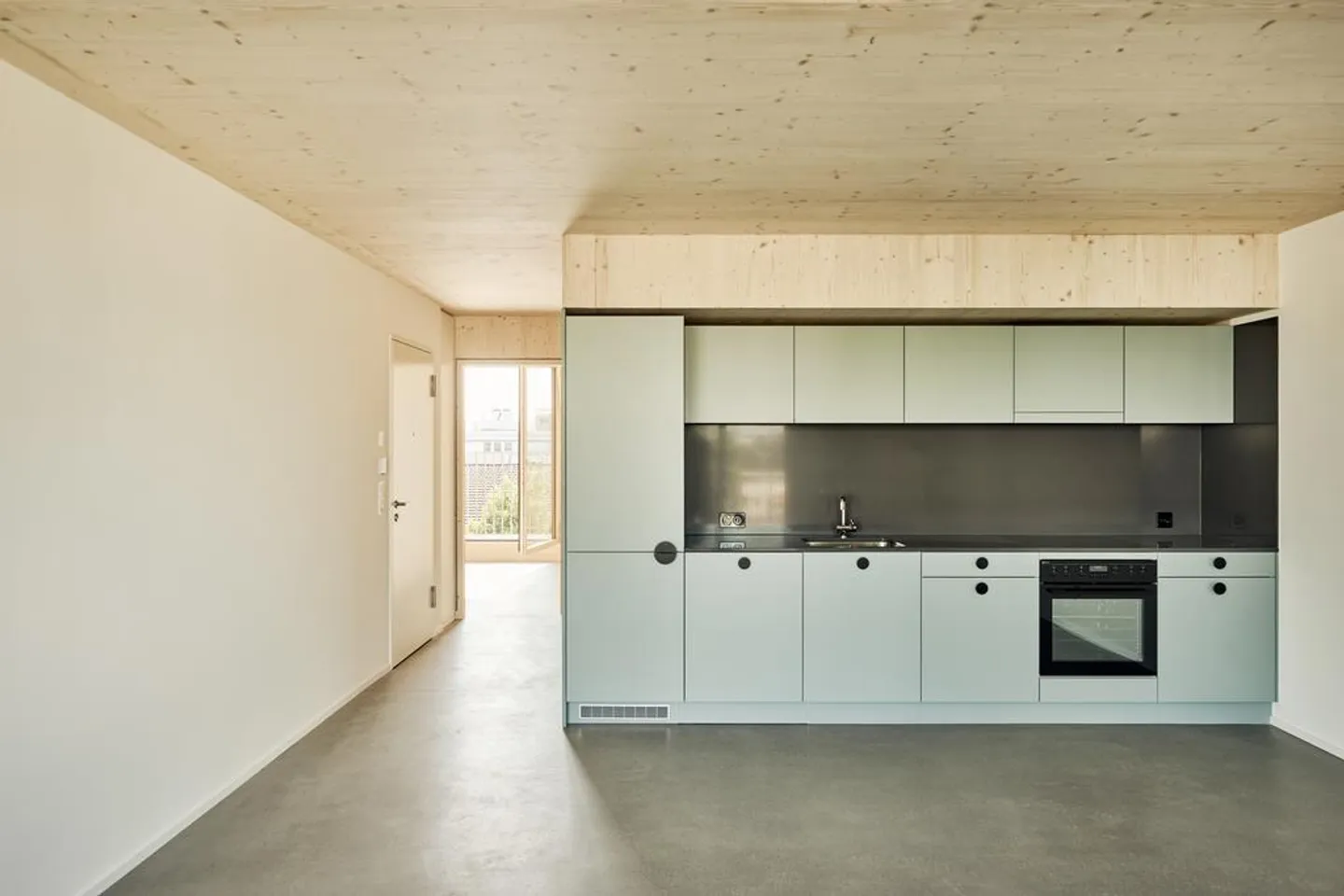 Appartement fraîchement rénové ! - Photo 2 sur 10