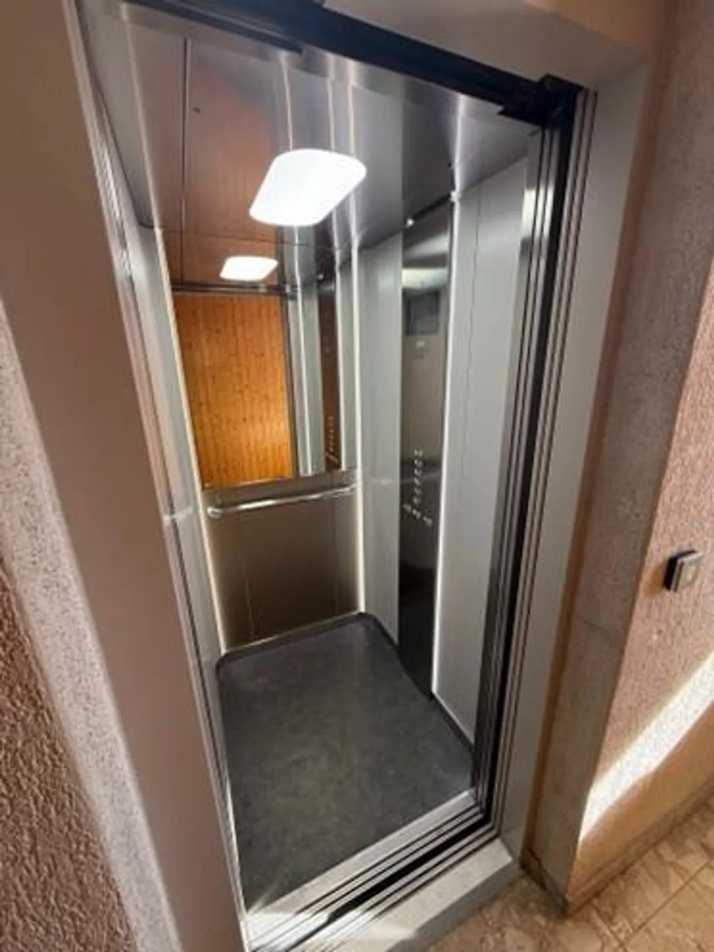 Penthouse apartment with spacious terrace and breathtaking view - Photo 18 of 20