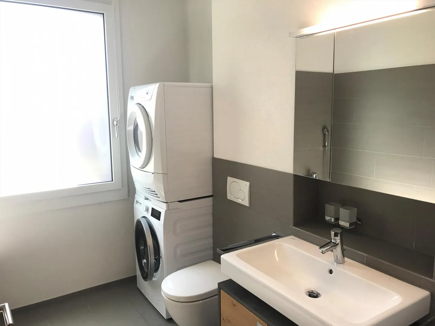 Ampio appartamento di 3,5 locali con patio - Foto 2 di 15